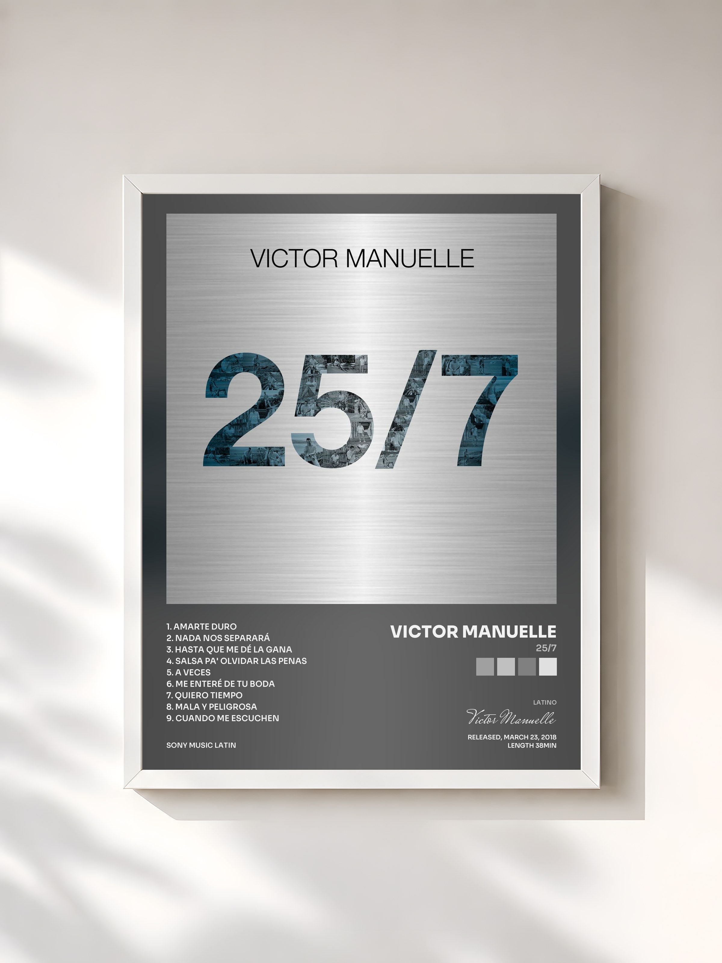 #blanc Tableau de l'album 25/7 de Victor Manuelle, cadre blanc, imprimé et encadré en France