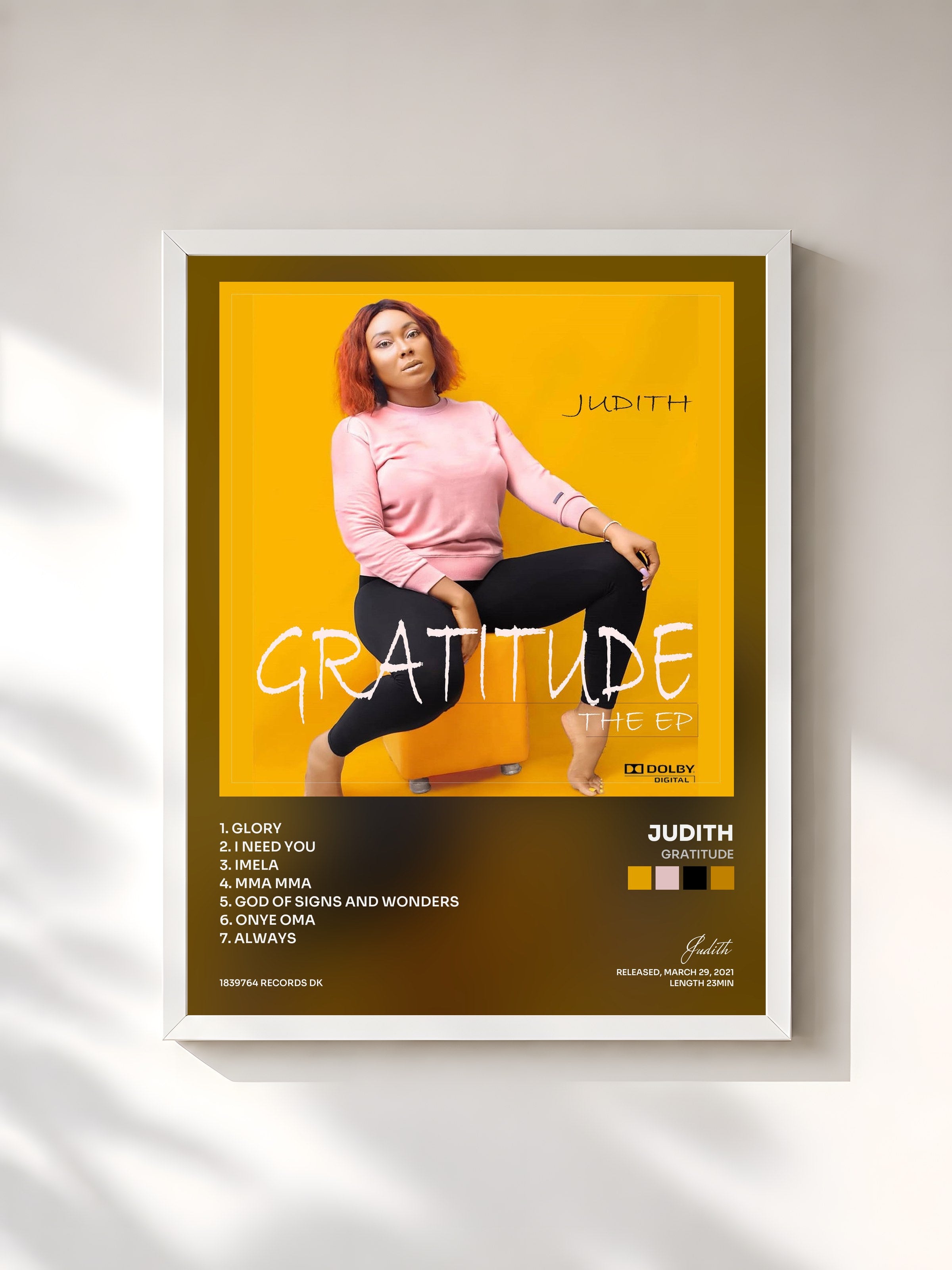 #blanc Tableau de l'album Gratitude de Judith, cadre blanc, imprimé et encadré en France