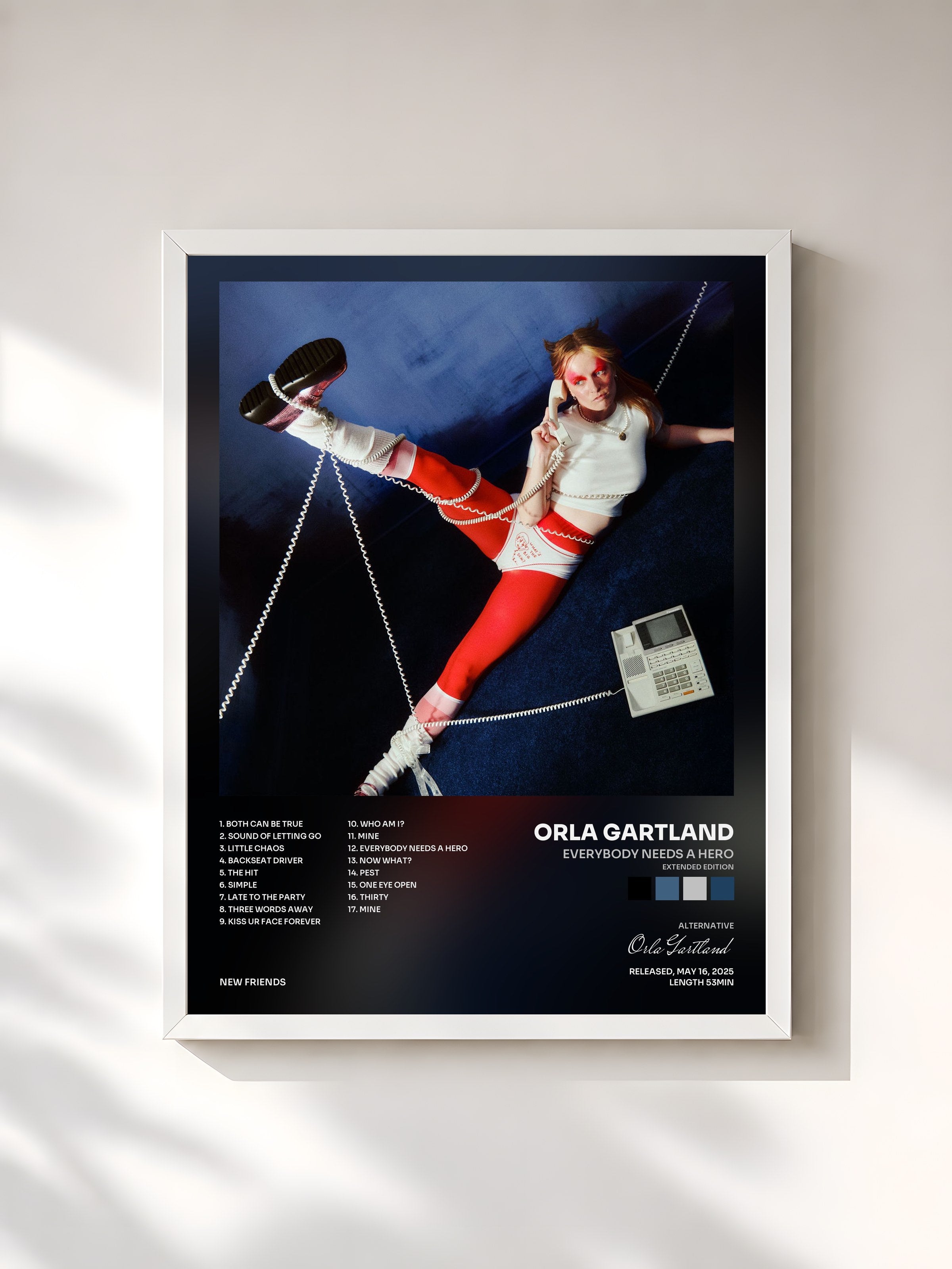 #blanc Tableau de l'album Everybody Needs A Hero (Extended Edition) de Orla Gartland, cadre blanc, imprimé et encadré en France