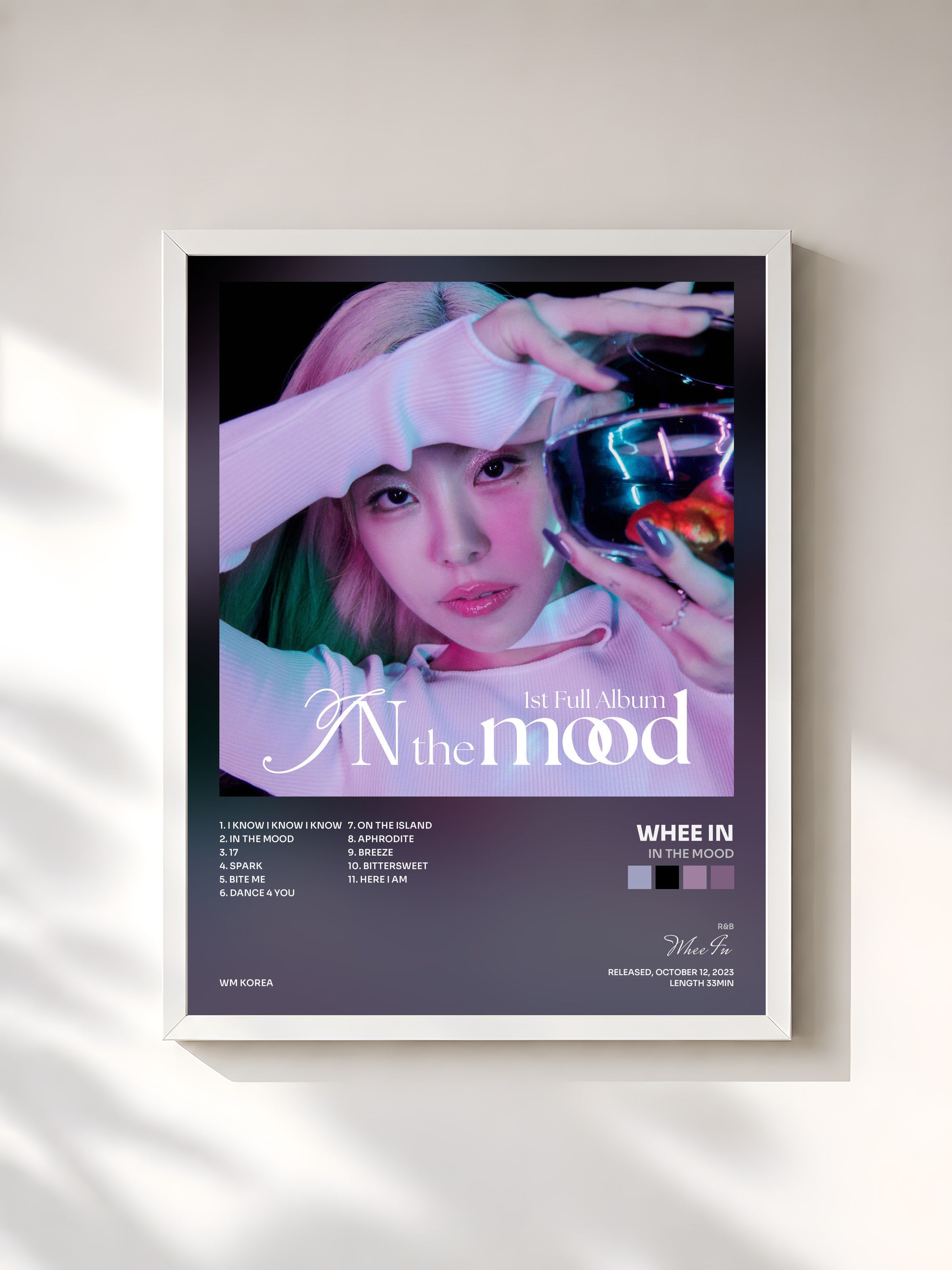 #blanc Tableau de l'album IN the mood de Whee In, cadre blanc, imprimé et encadré en France