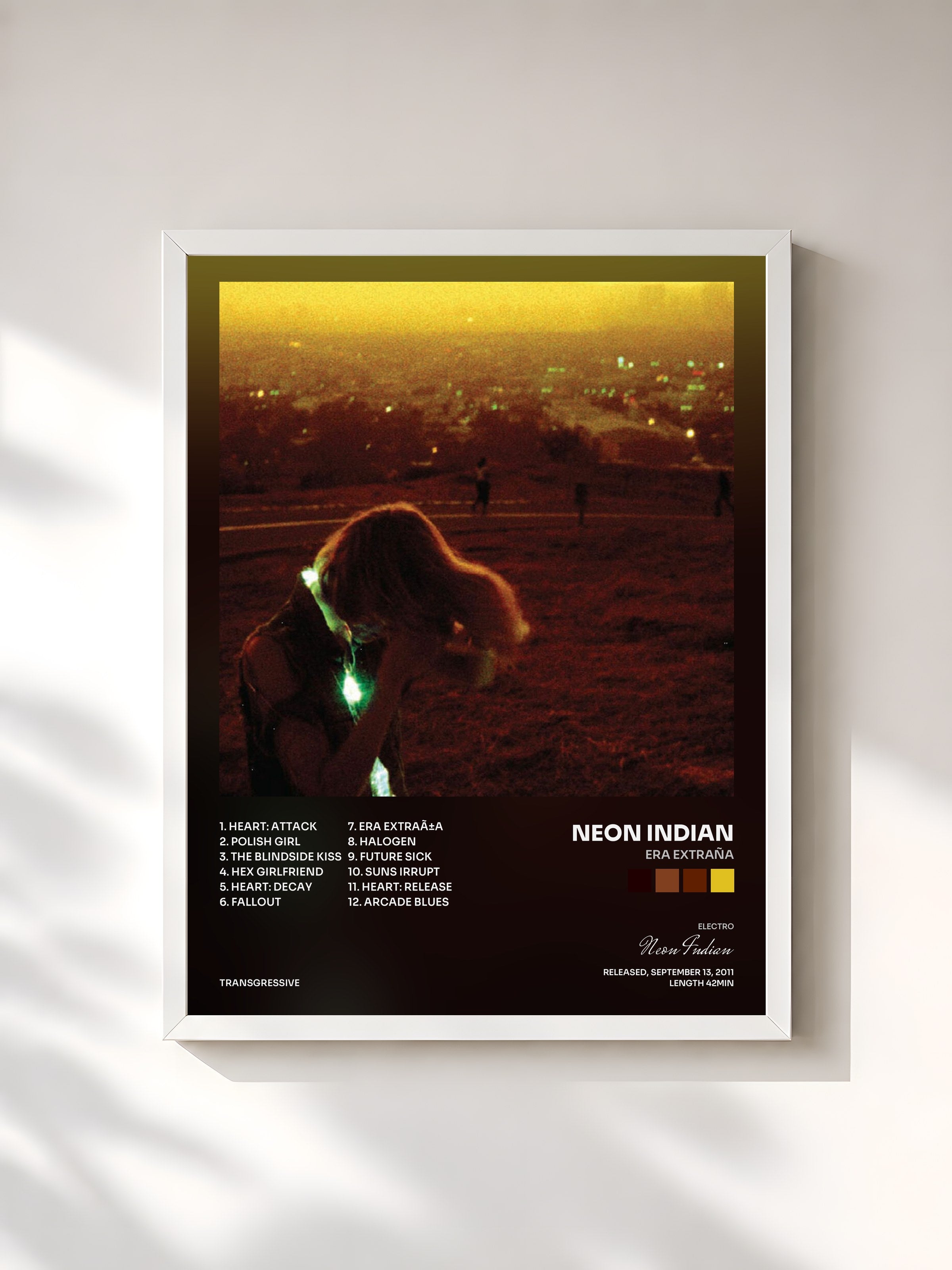 #blanc Tableau de l'album Era Extraña de Neon Indian, cadre blanc, imprimé et encadré en France
