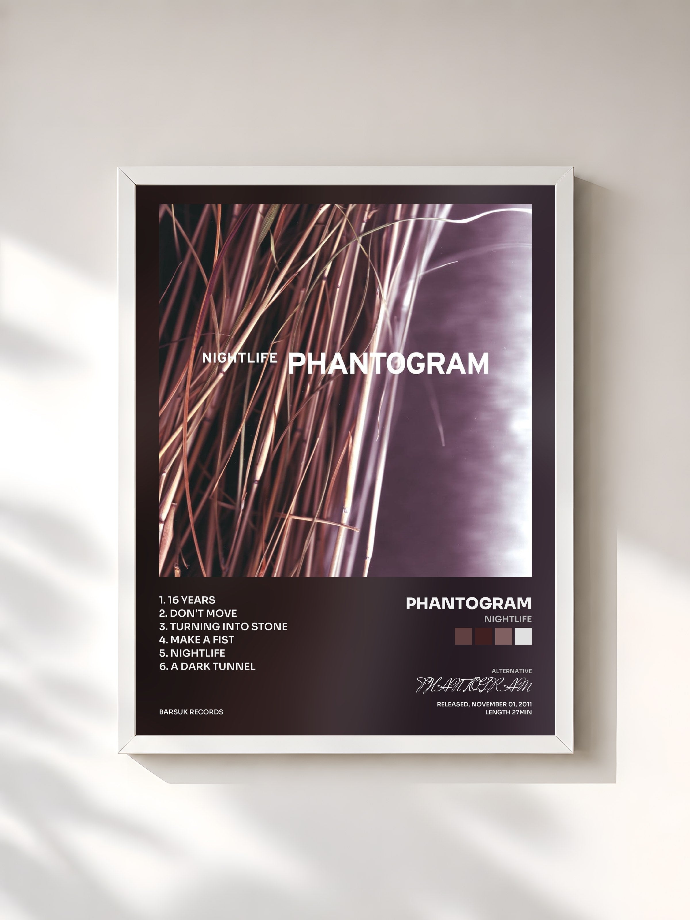 #blanc Tableau de l'album Nightlife de PHANTOGRAM, cadre blanc, imprimé et encadré en France