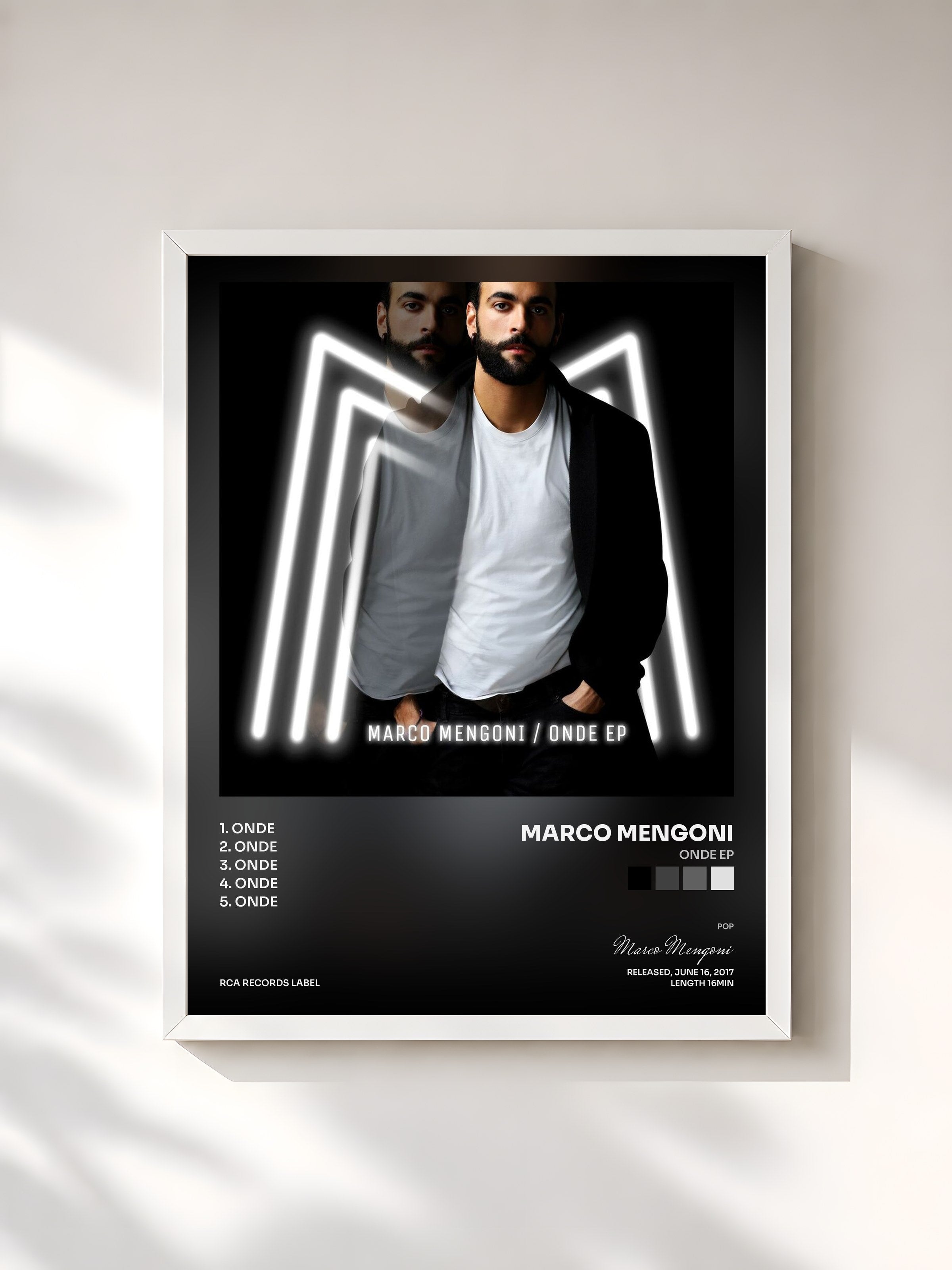 #blanc Tableau de l'album Onde EP de Marco Mengoni, cadre blanc, imprimé et encadré en France