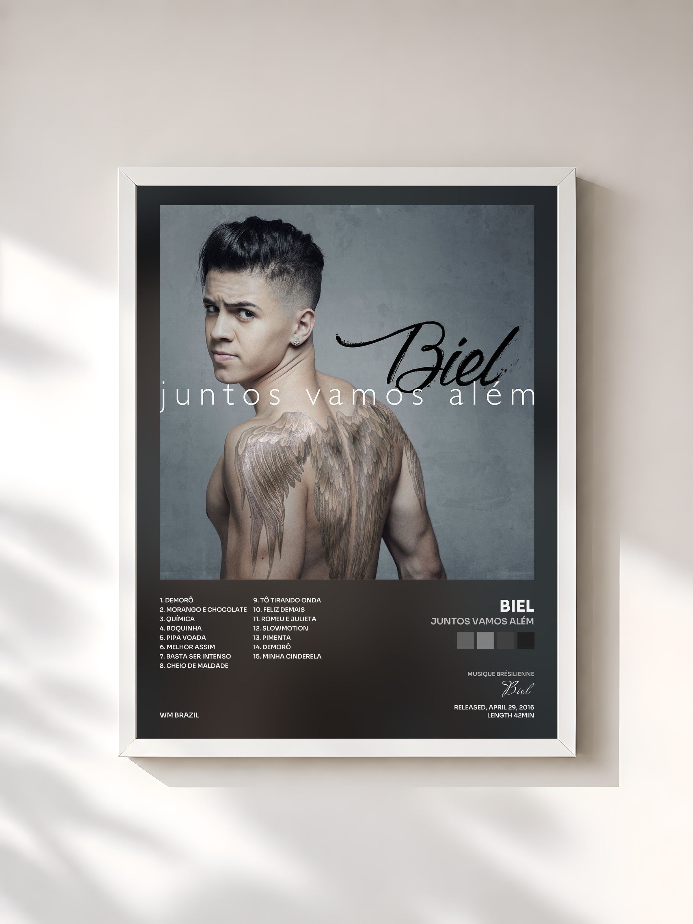 #blanc Tableau de l'album Juntos Vamos Além de Biel, cadre blanc, imprimé et encadré en France