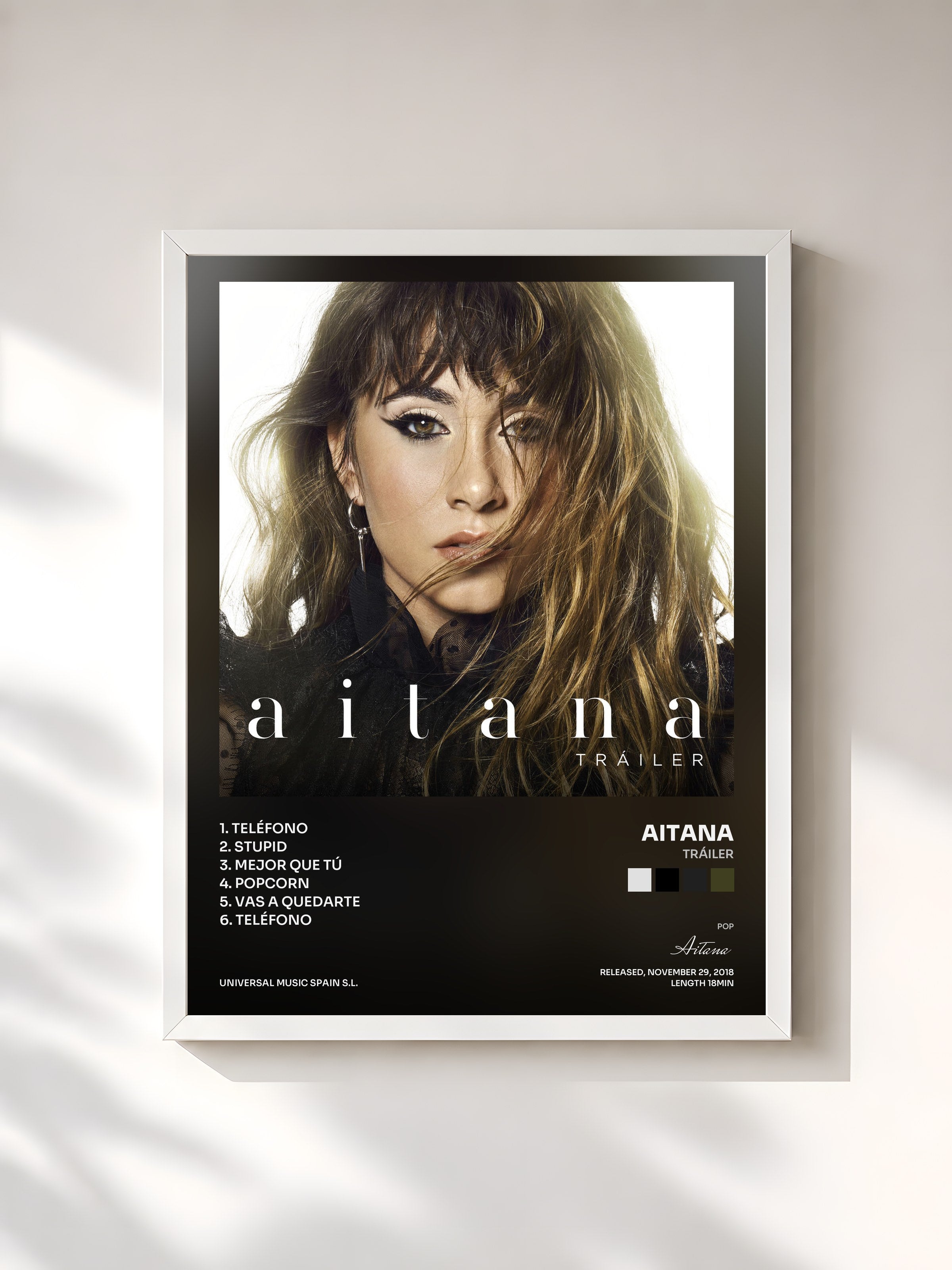 #blanc Tableau de l'album Tráiler de Aitana, cadre blanc, imprimé et encadré en France