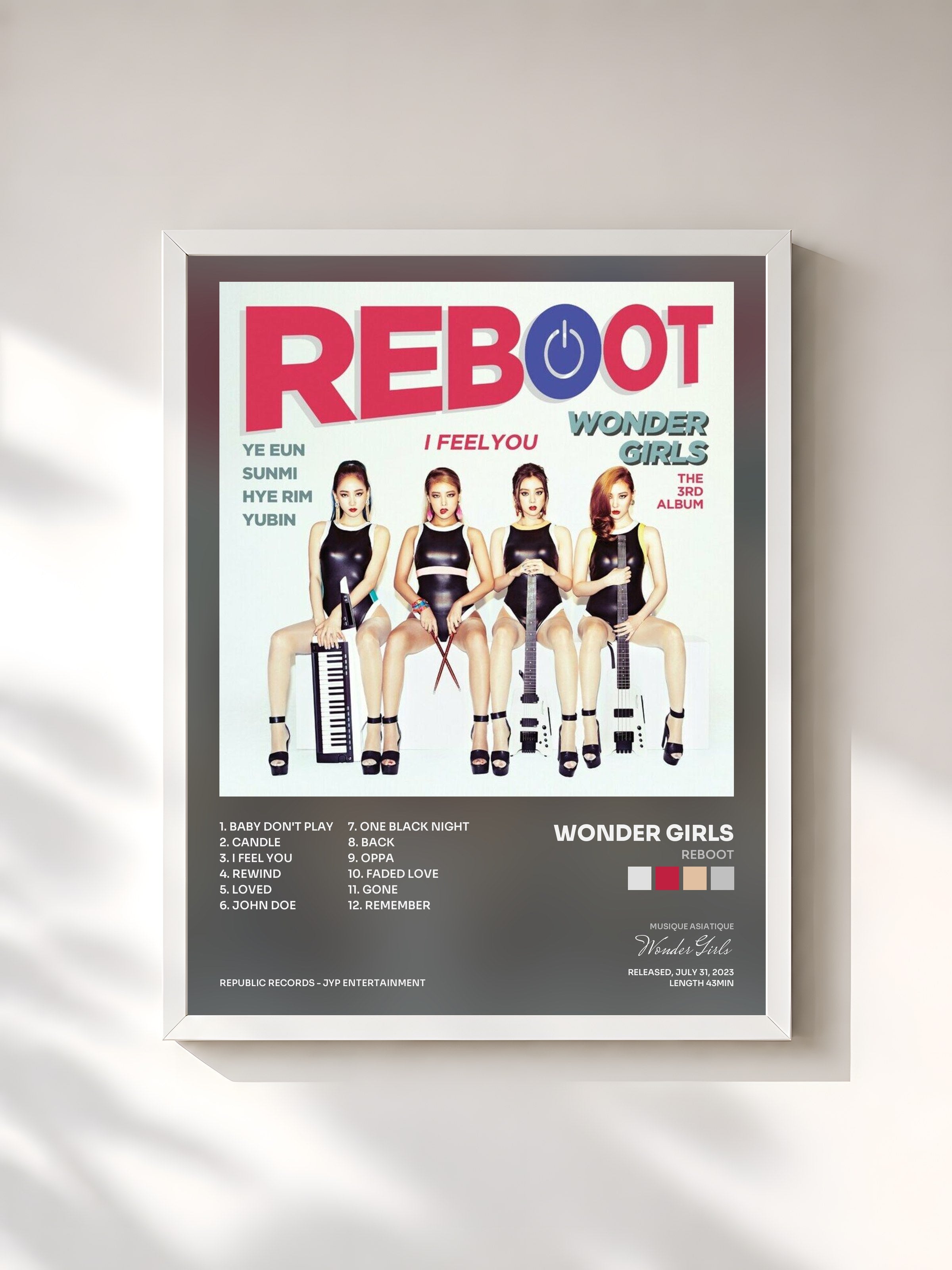 #blanc Tableau de l'album REBOOT de Wonder Girls, cadre blanc, imprimé et encadré en France