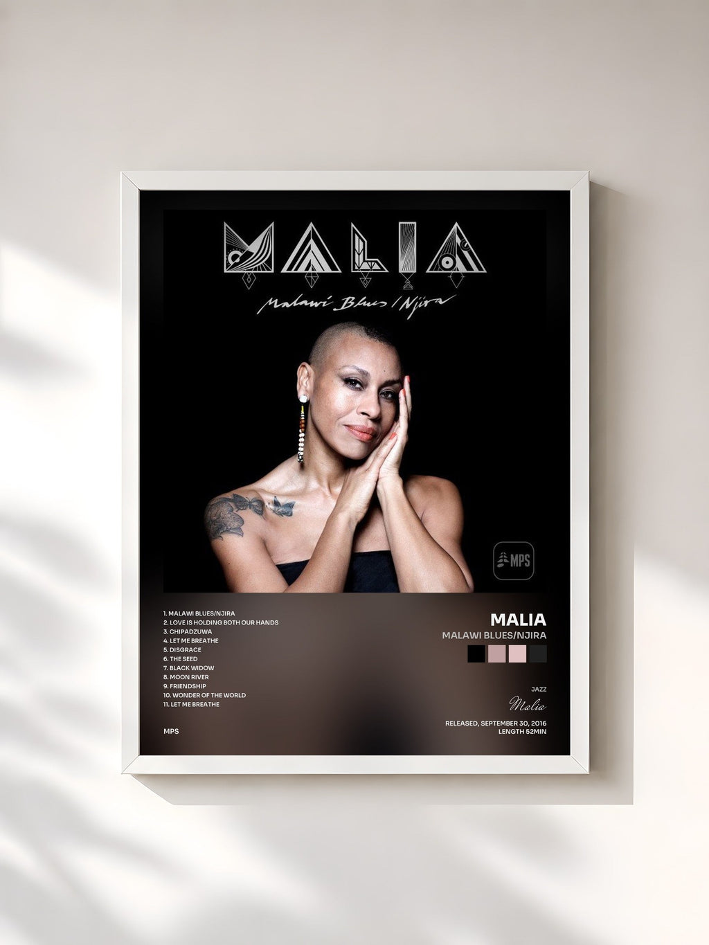 #blanc Malawi Blues/Njira by Malia as a framed art print, white frame, printed and framed in France