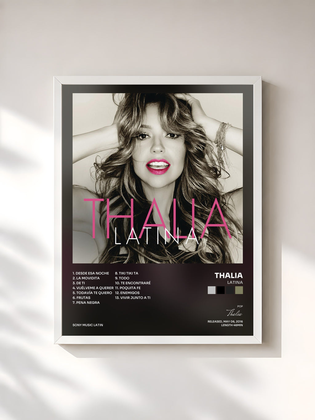#blanc Tableau de l'album Latina de Thalia, cadre blanc, imprimé et encadré en France