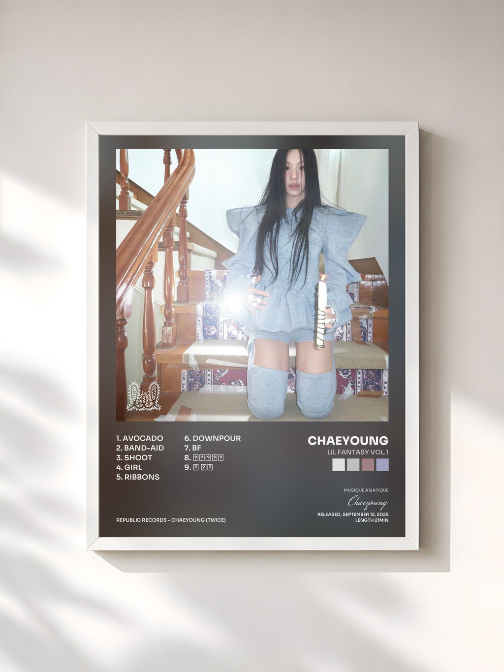 #blanc Tableau de l'album LIL FANTASY vol.1 de Chaeyoung, cadre blanc, imprimé et encadré en France
