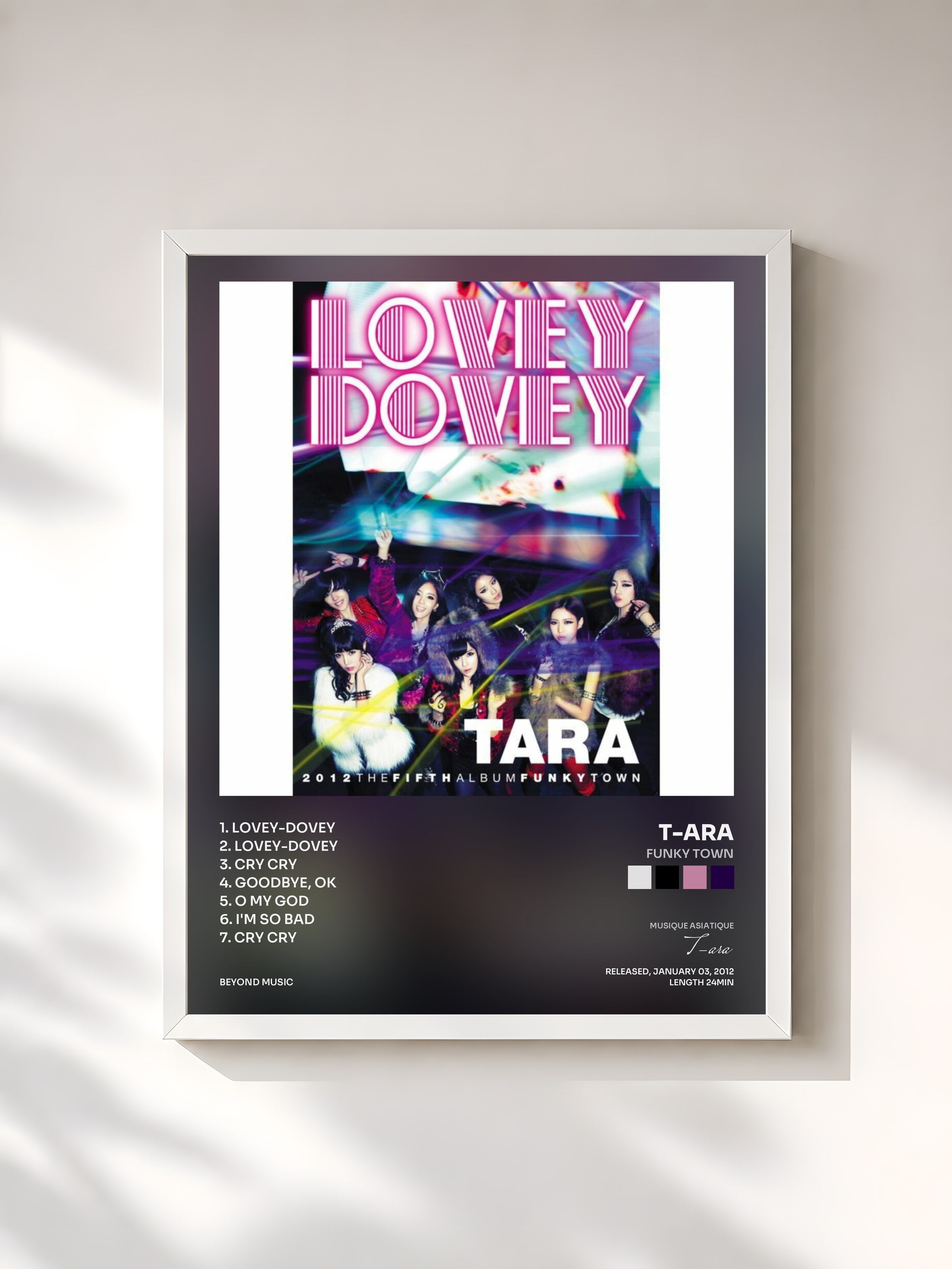 #blanc Tableau de l'album Funky Town de T-ara, cadre blanc, imprimé et encadré en France