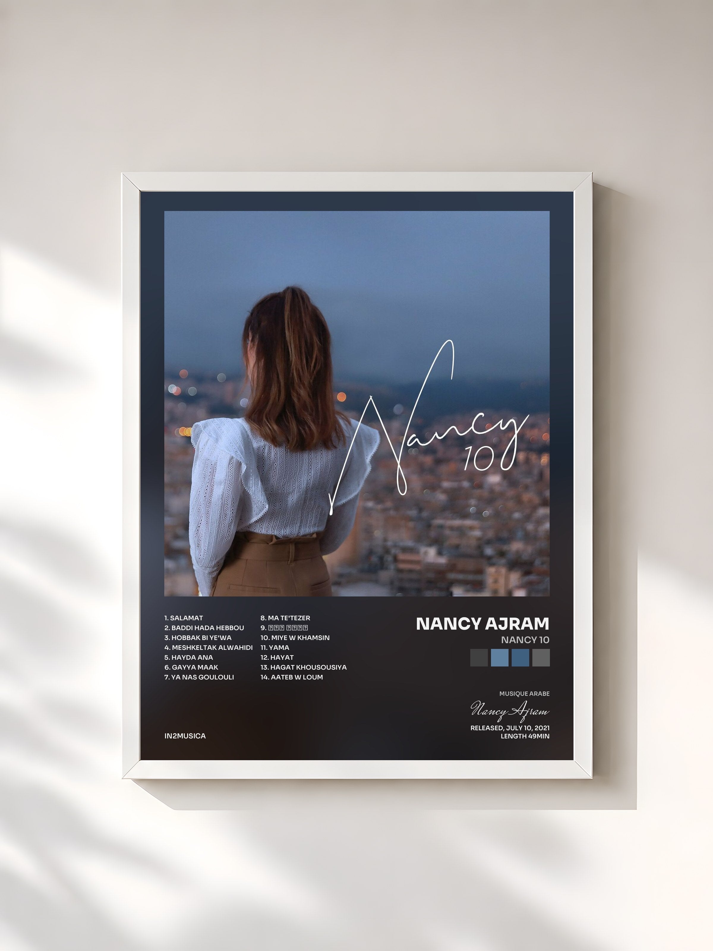 #blanc Tableau de l'album Nancy 10 de Nancy Ajram, cadre blanc, imprimé et encadré en France