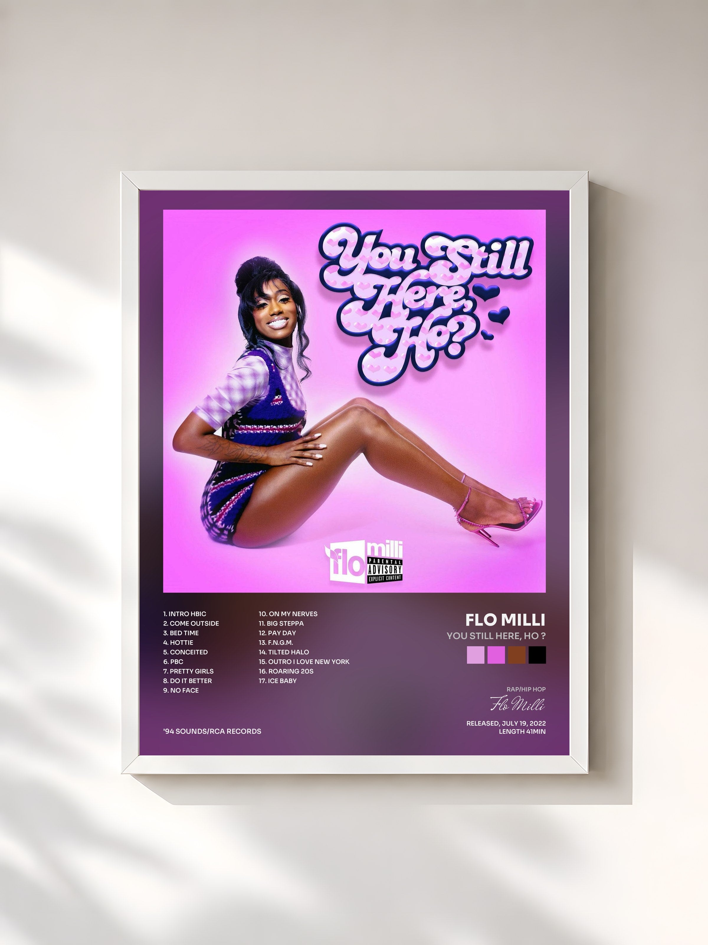 #blanc Tableau de l'album You Still Here, Ho ? de Flo Milli, cadre blanc, imprimé et encadré en France