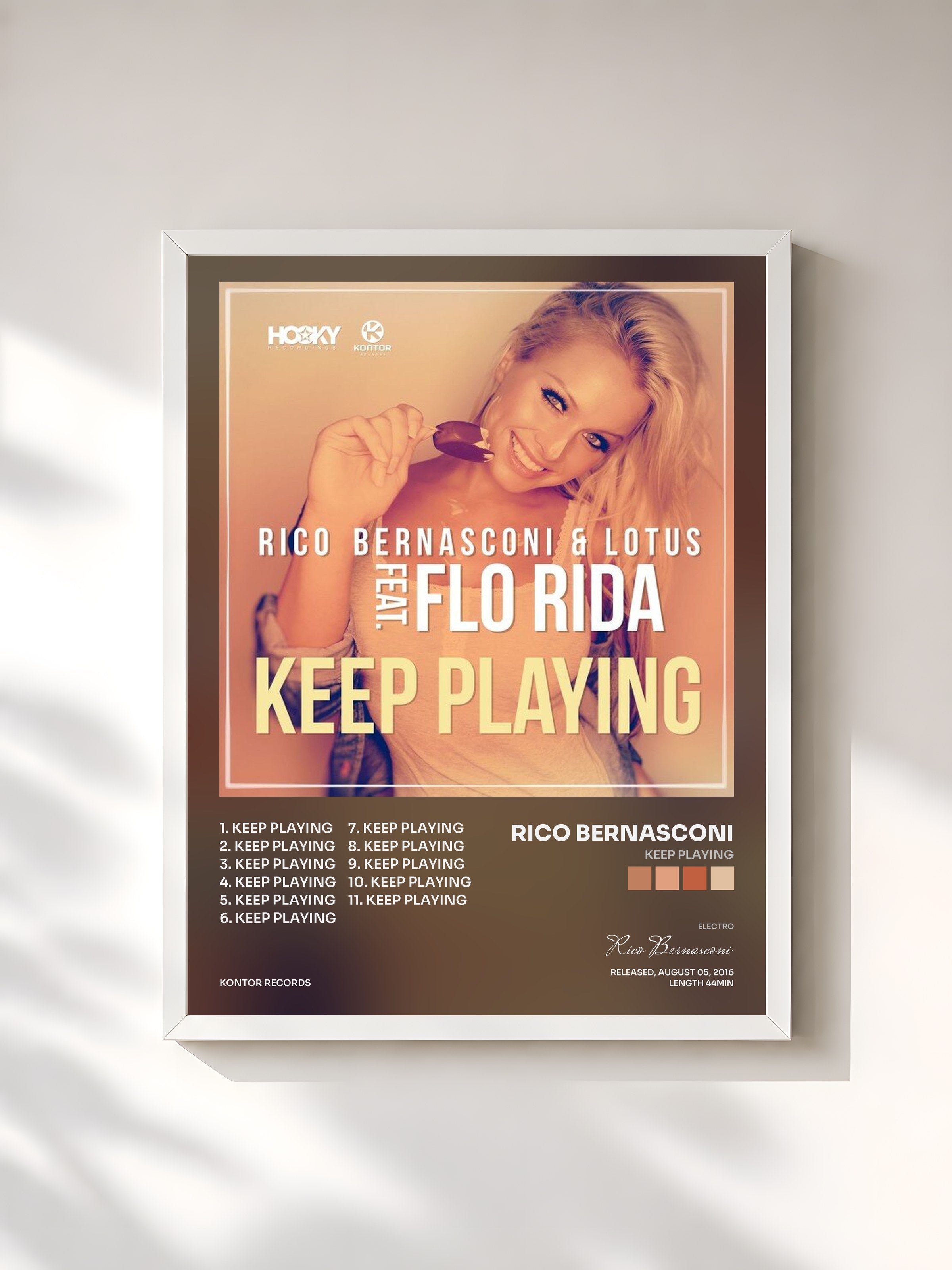#blanc Tableau de l'album Keep Playing de Rico Bernasconi, cadre blanc, imprimé et encadré en France