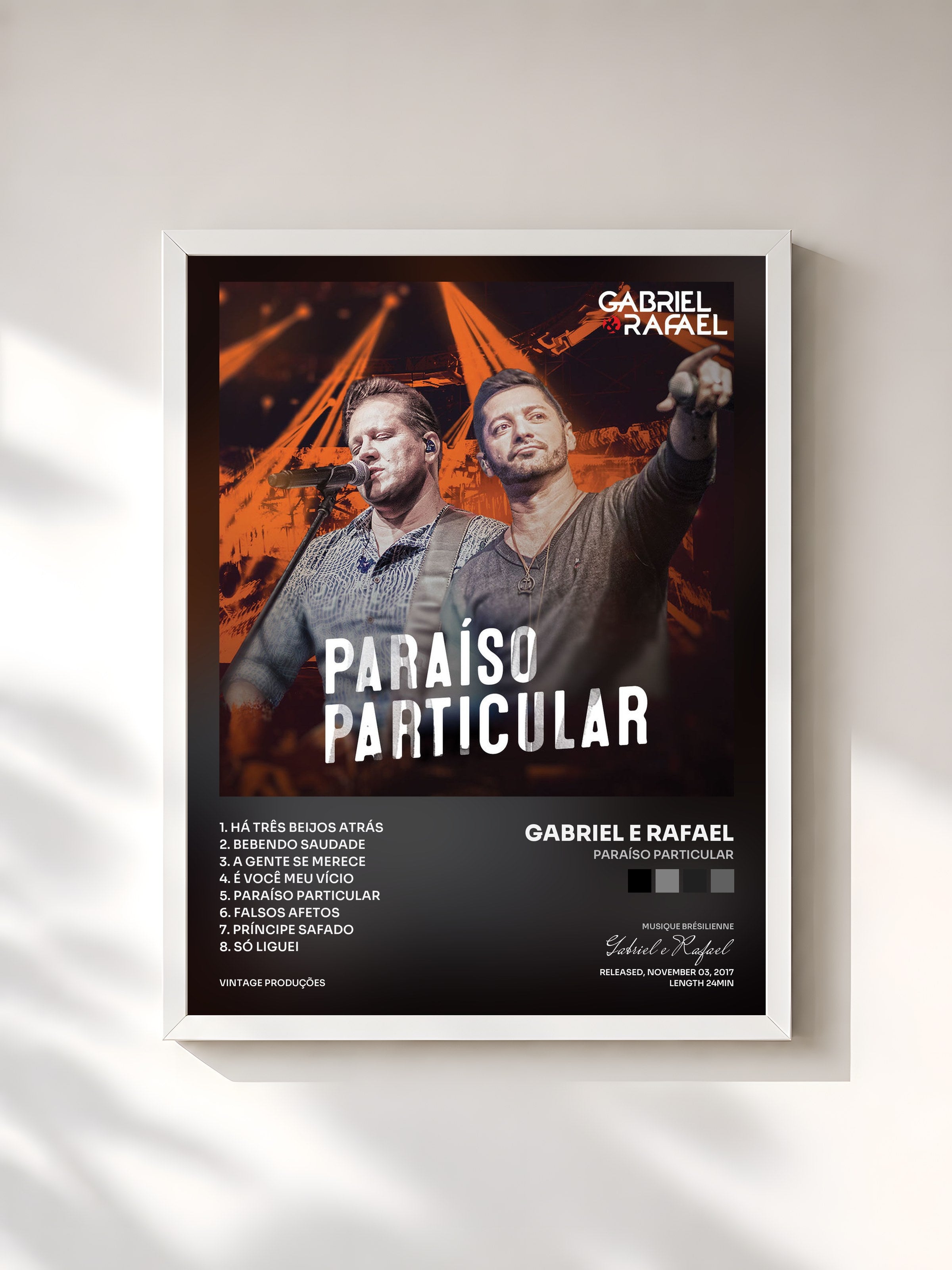 #blanc Tableau de l'album Paraíso Particular de Gabriel e Rafael, cadre blanc, imprimé et encadré en France