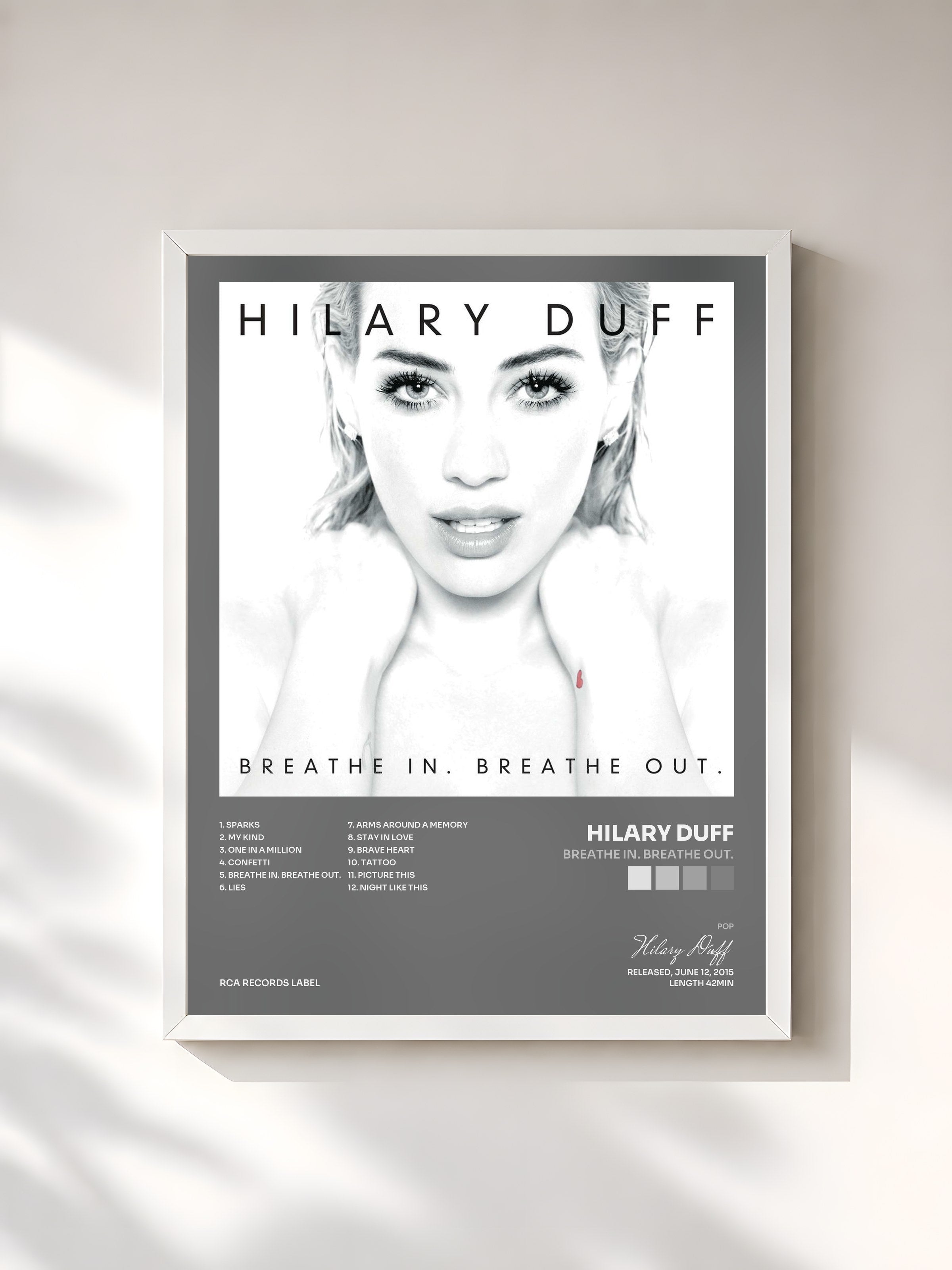 #blanc Tableau de l'album Breathe In. Breathe Out. de Hilary Duff, cadre blanc, imprimé et encadré en France