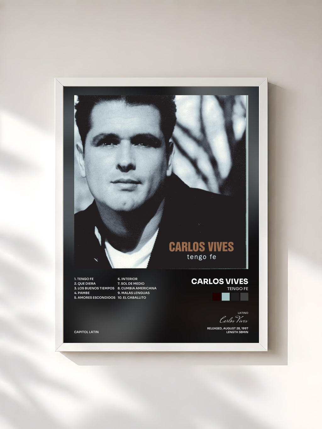 #blanc Tableau de l'album Tengo Fe de Carlos Vives, cadre blanc, imprimé et encadré en France