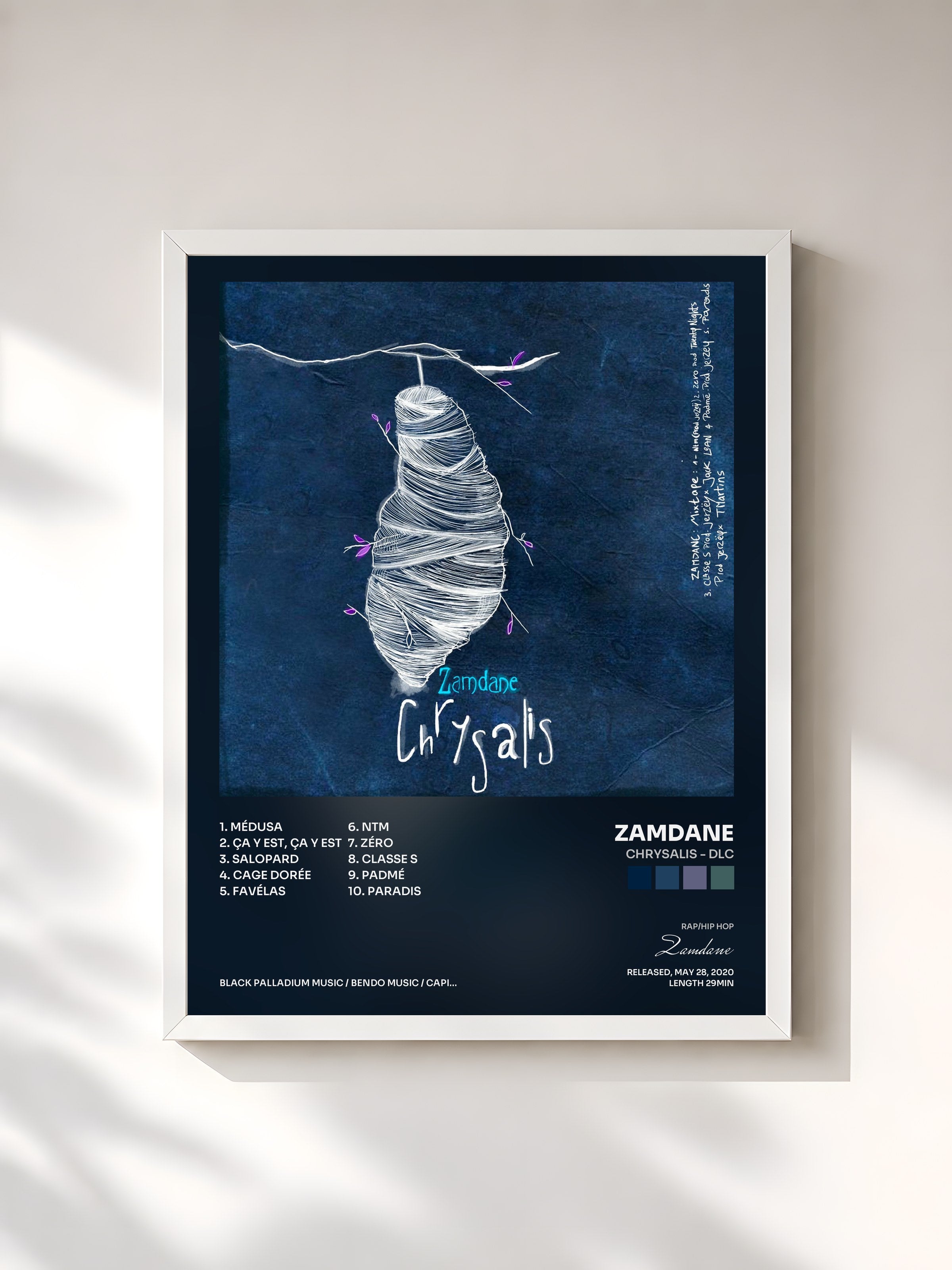 #blanc Tableau de l'album Chrysalis - DLC de Zamdane, cadre blanc, imprimé et encadré en France