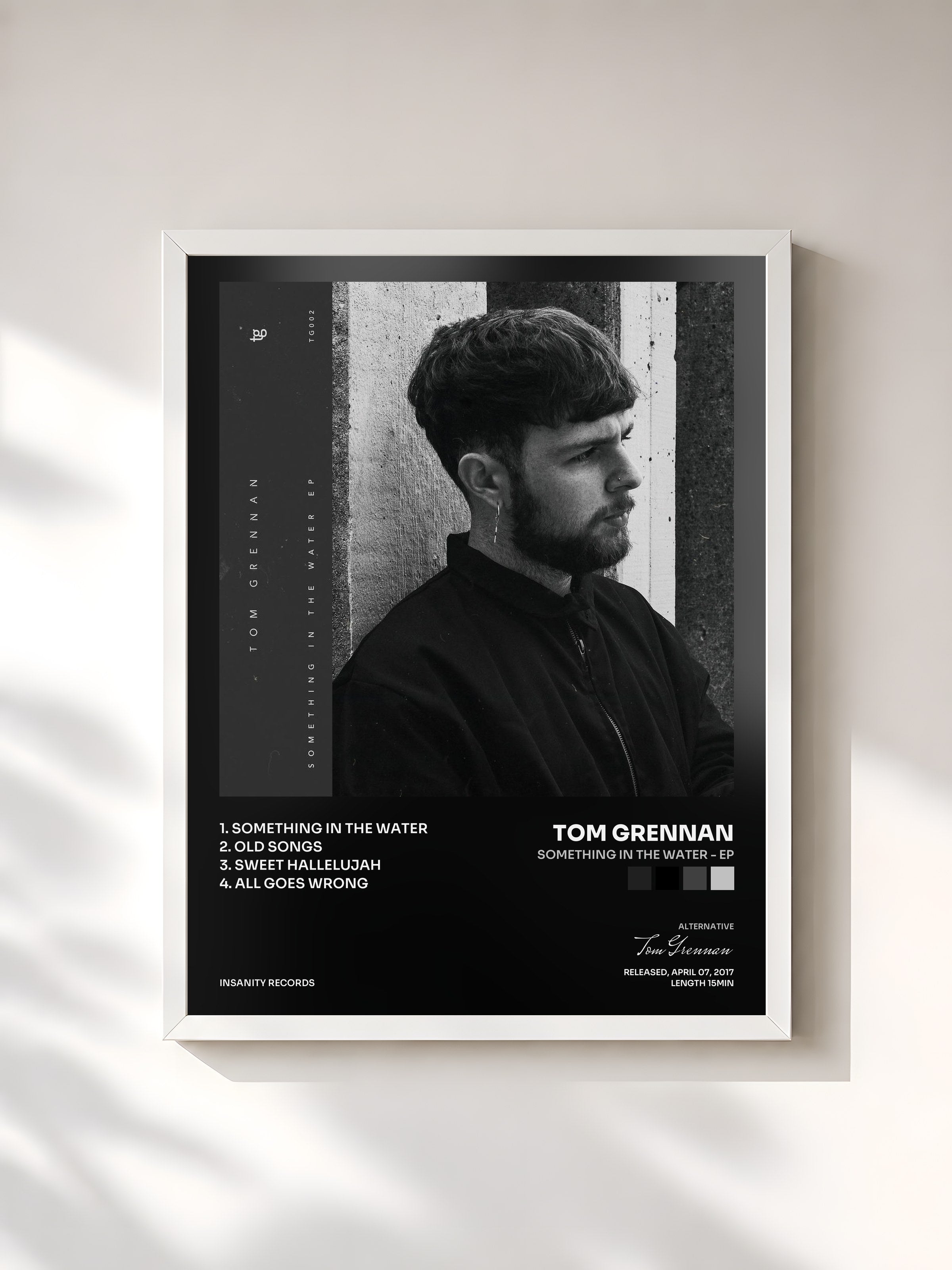 #blanc Tableau de l'album Something in the Water - EP de Tom Grennan, cadre blanc, imprimé et encadré en France