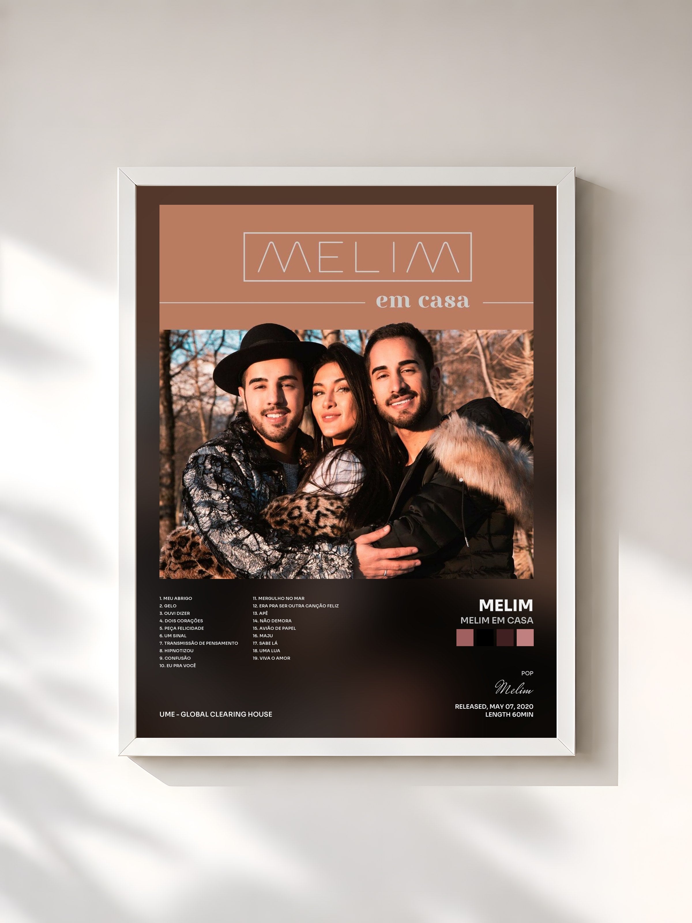 #blanc Tableau de l'album Melim Em Casa de Melim, cadre blanc, imprimé et encadré en France
