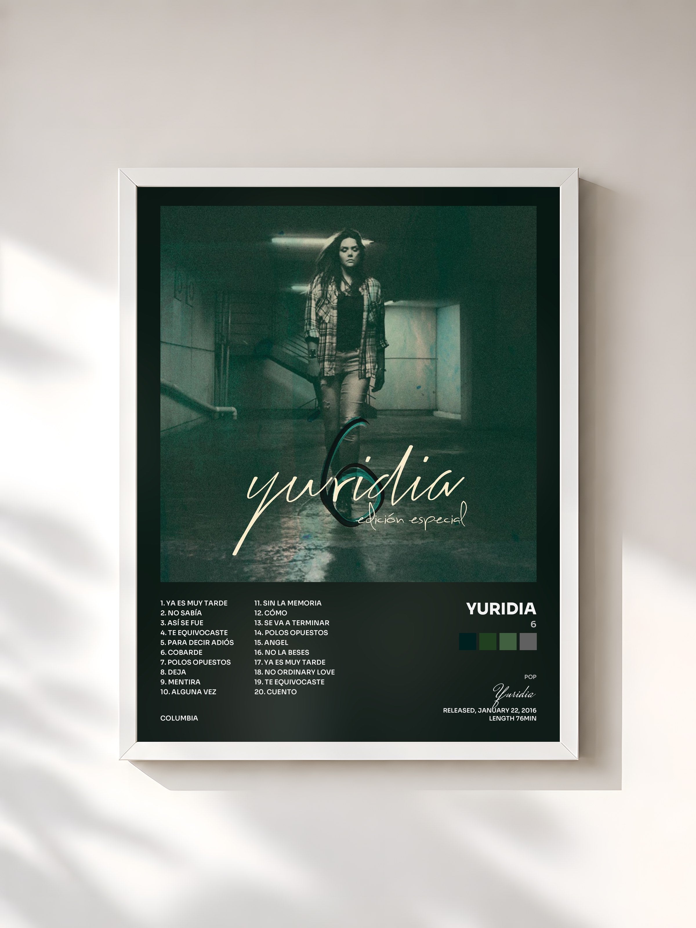 #blanc Tableau de l'album 6 de Yuridia, cadre blanc, imprimé et encadré en France
