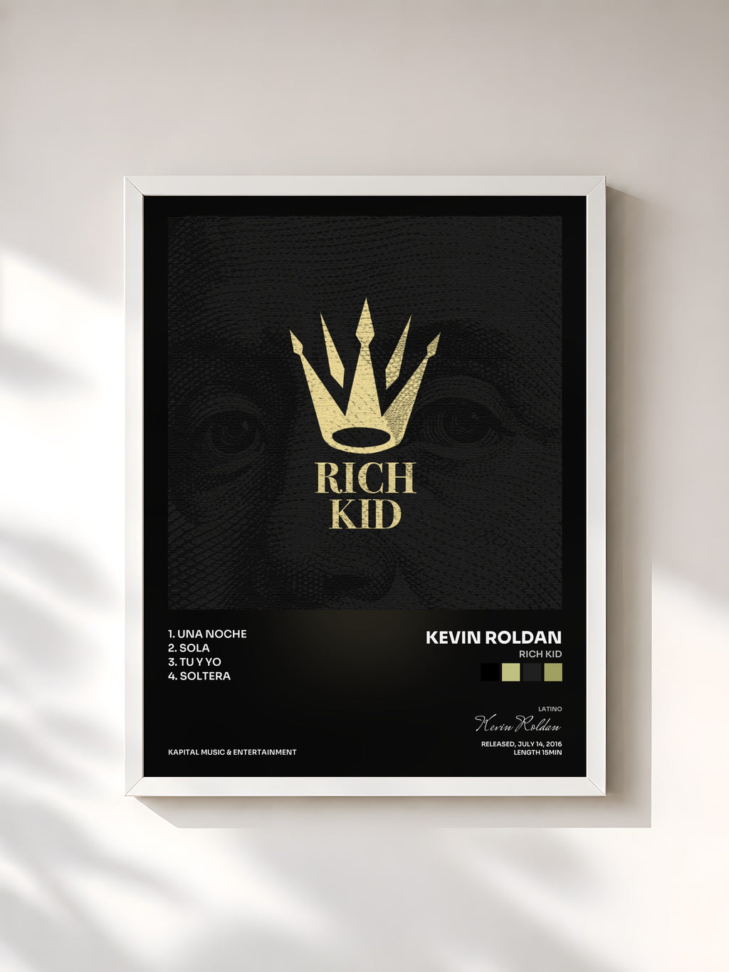 #blanc Tableau de l'album Rich Kid de Kevin Roldan, cadre blanc, imprimé et encadré en France