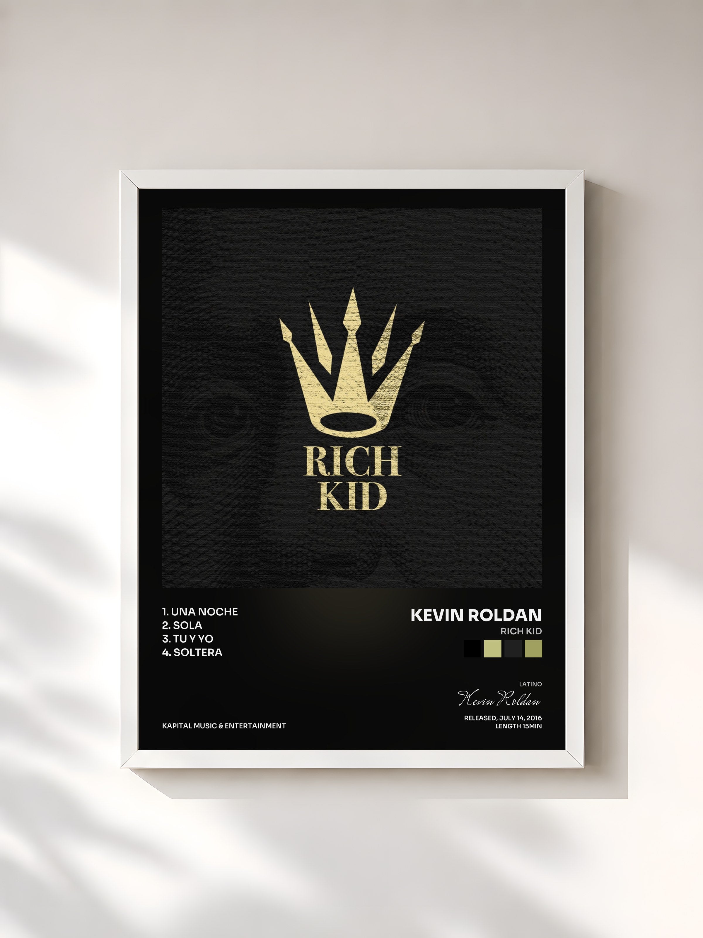 #blanc Tableau de l'album Rich Kid de Kevin Roldan, cadre blanc, imprimé et encadré en France
