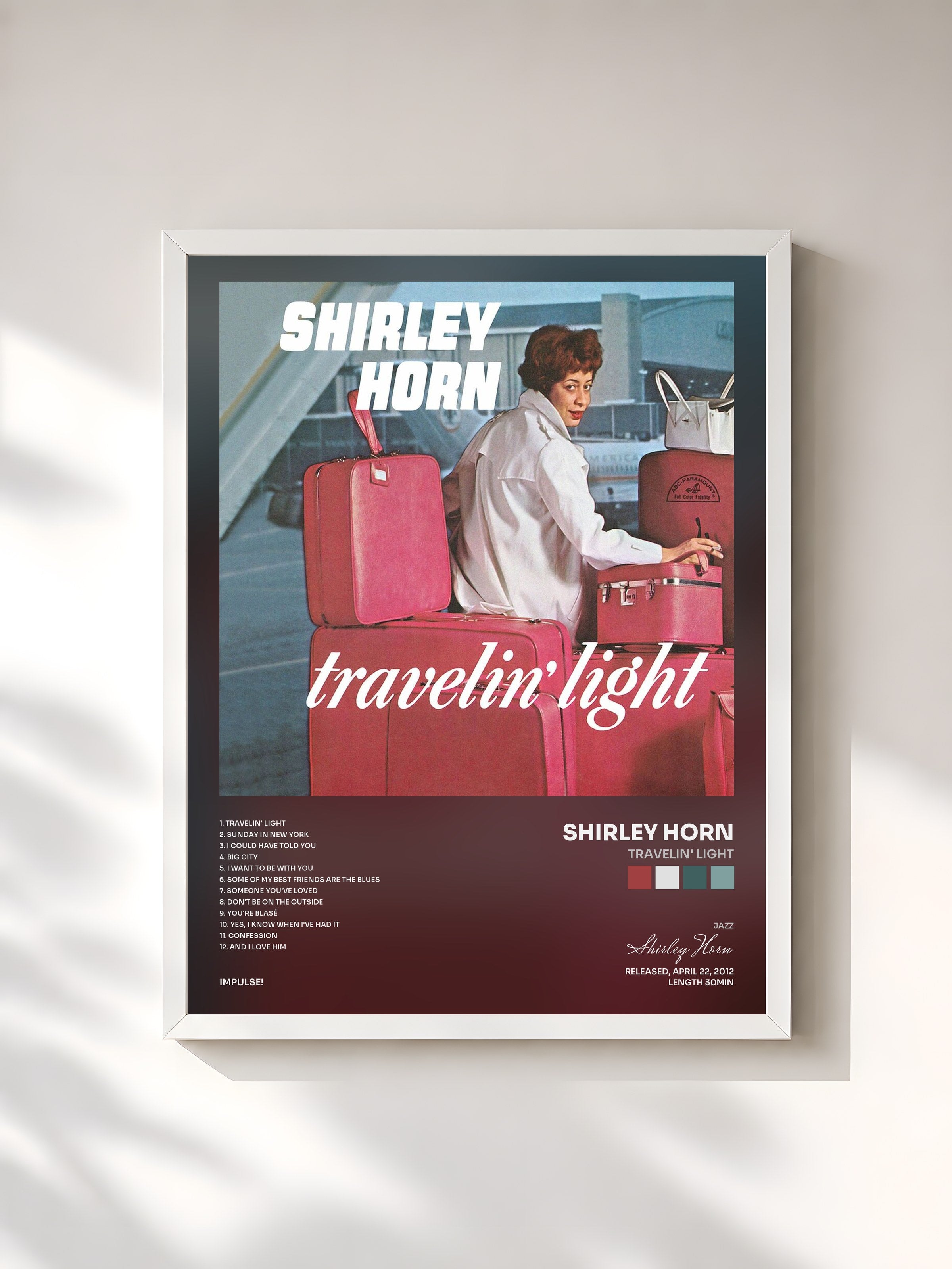 #blanc Tableau de l'album Travelin' Light de Shirley Horn, cadre blanc, imprimé et encadré en France