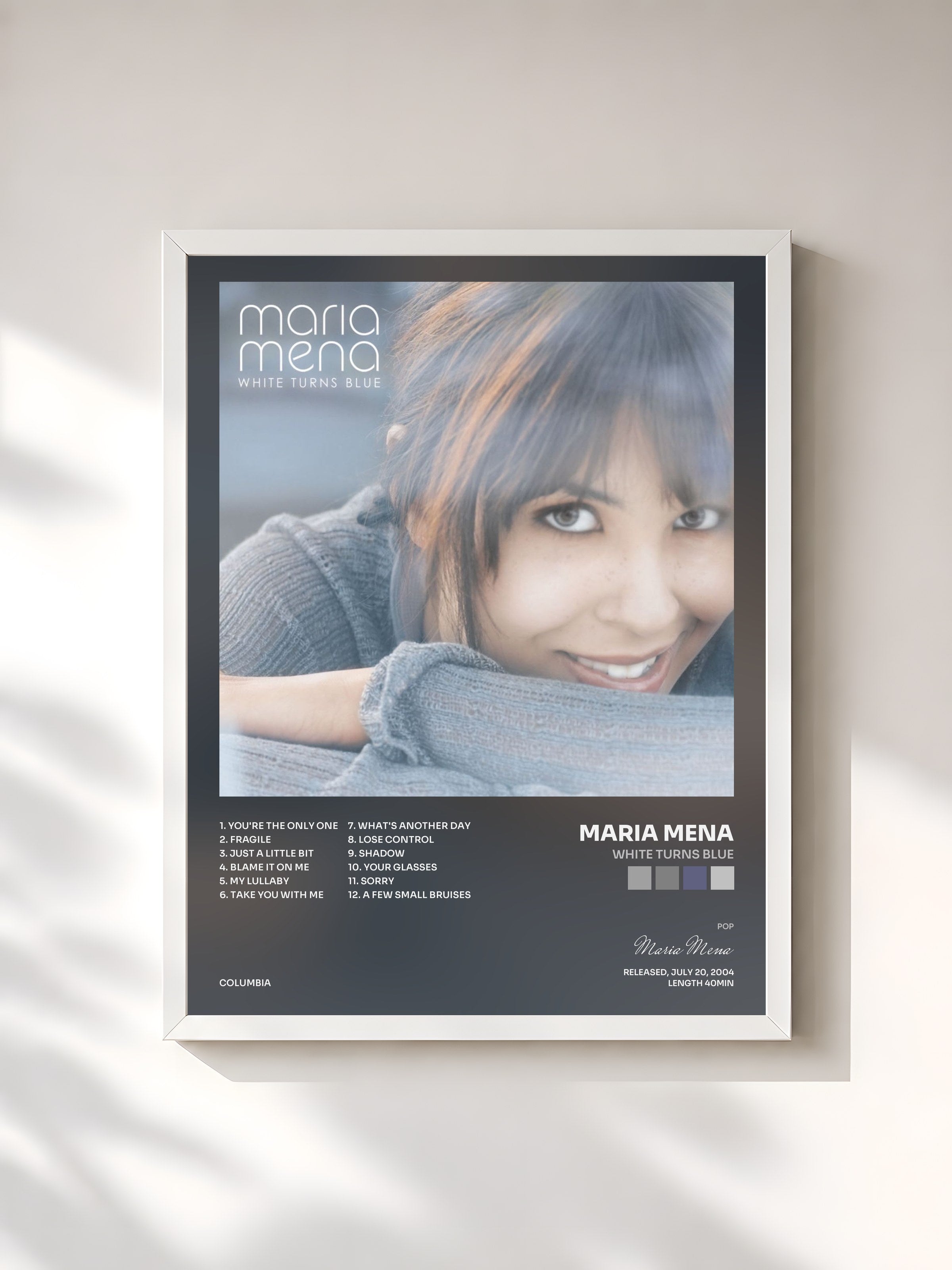#blanc Tableau de l'album White Turns Blue de Maria Mena, cadre blanc, imprimé et encadré en France