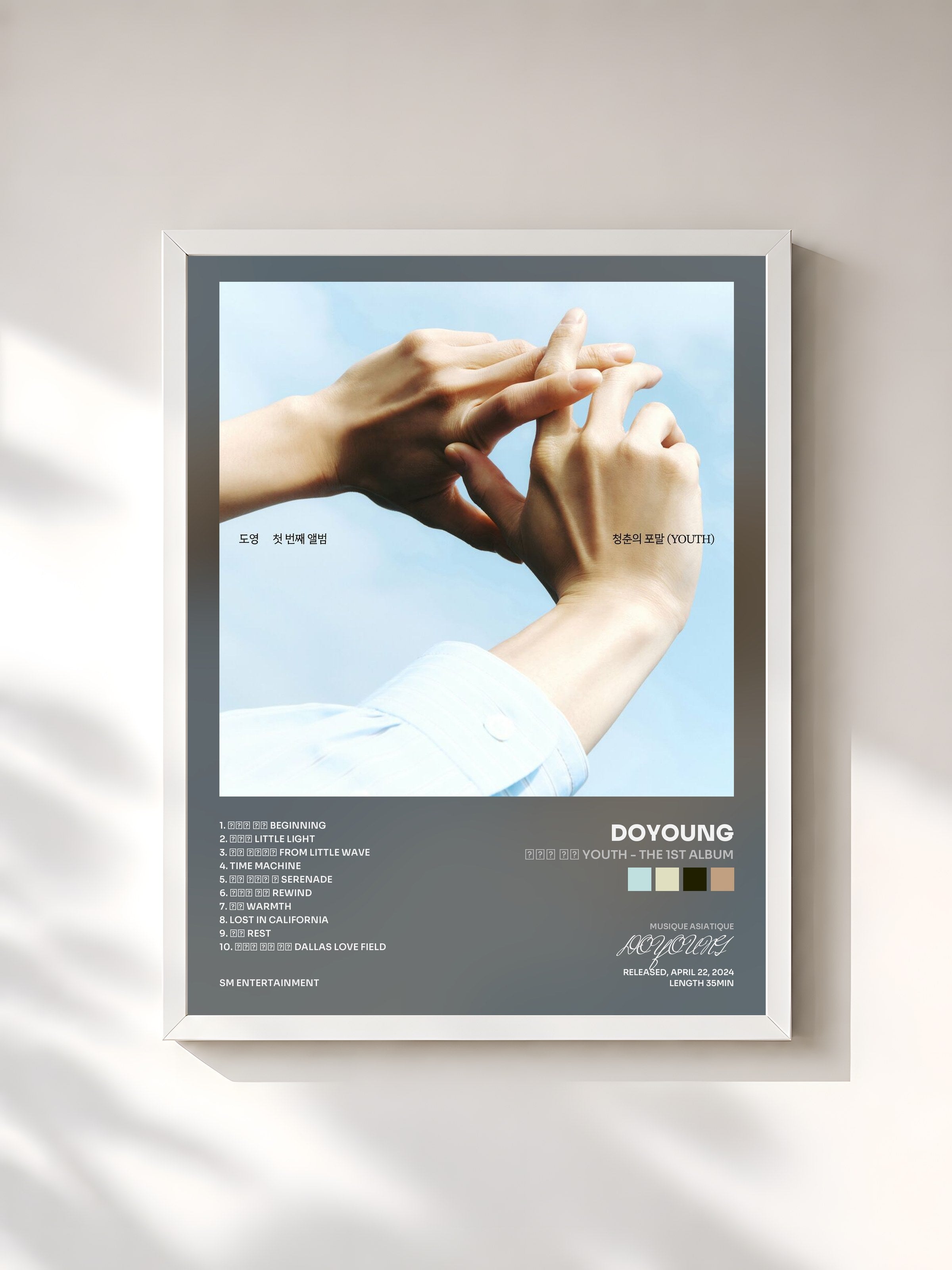 #blanc Tableau de l'album 청춘의 포말 YOUTH - The 1st Album de DOYOUNG, cadre blanc, imprimé et encadré en France