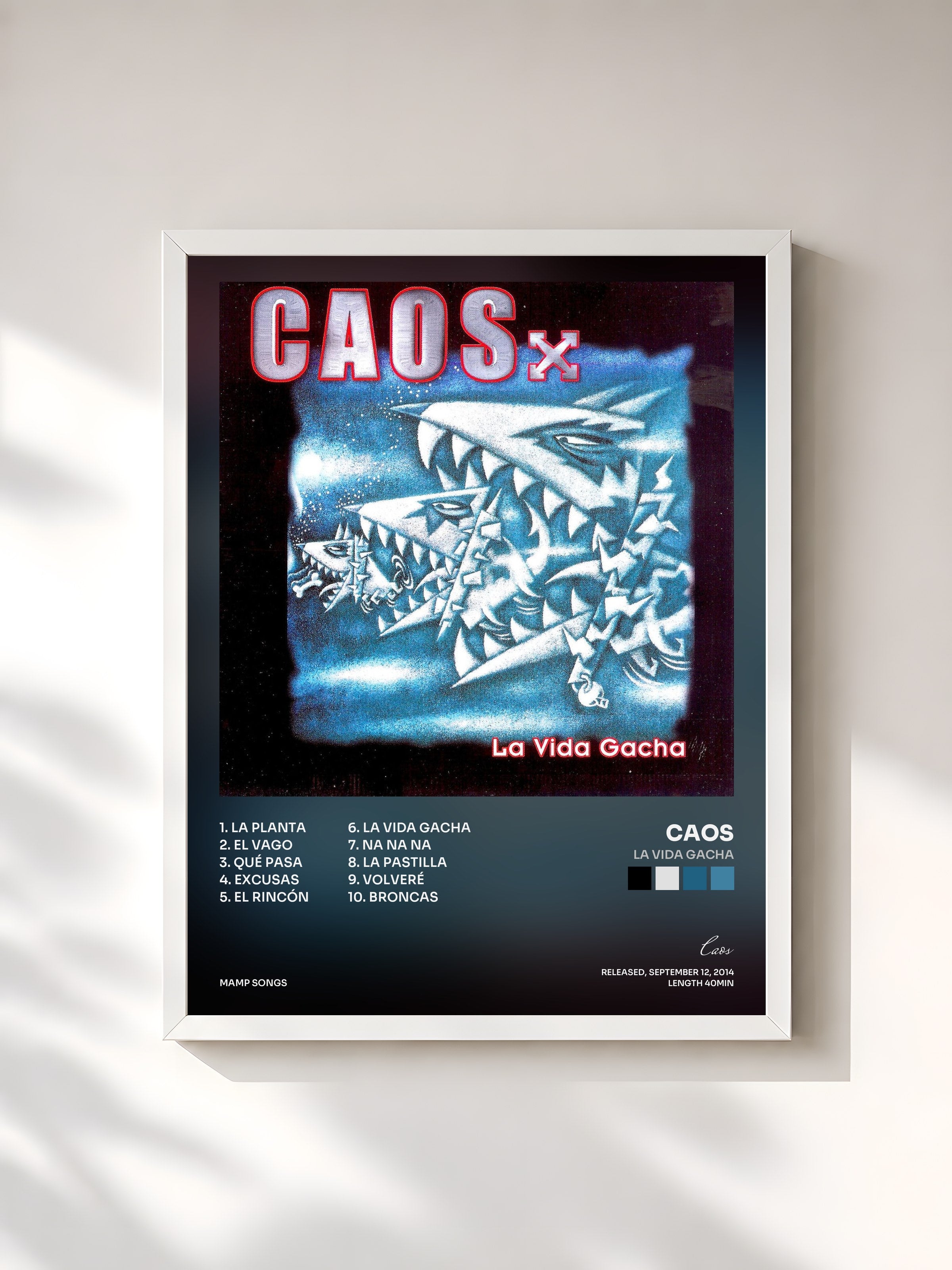 #blanc Tableau de l'album La Vida Gacha de Caos, cadre blanc, imprimé et encadré en France