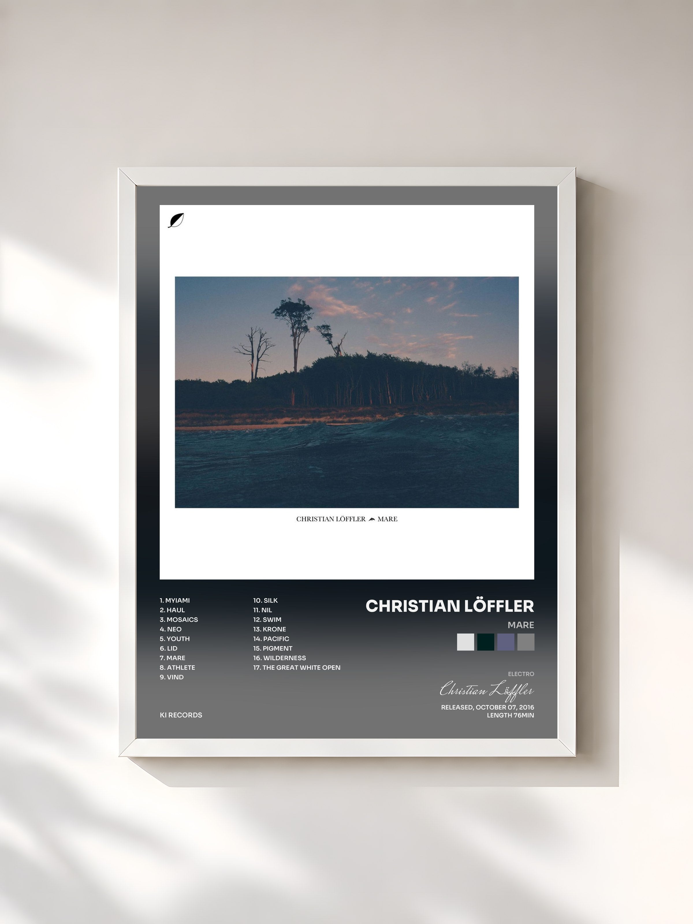 #blanc Tableau de l'album Mare de Christian Löffler, cadre blanc, imprimé et encadré en France