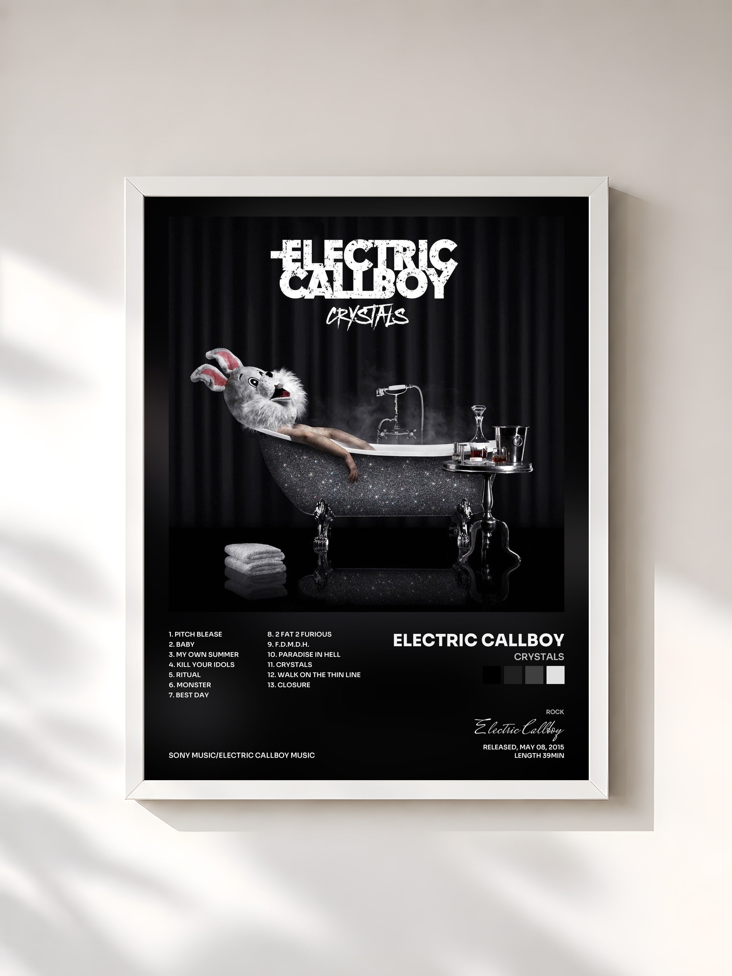 #blanc Tableau de l'album Crystals de Electric Callboy, cadre blanc, imprimé et encadré en France