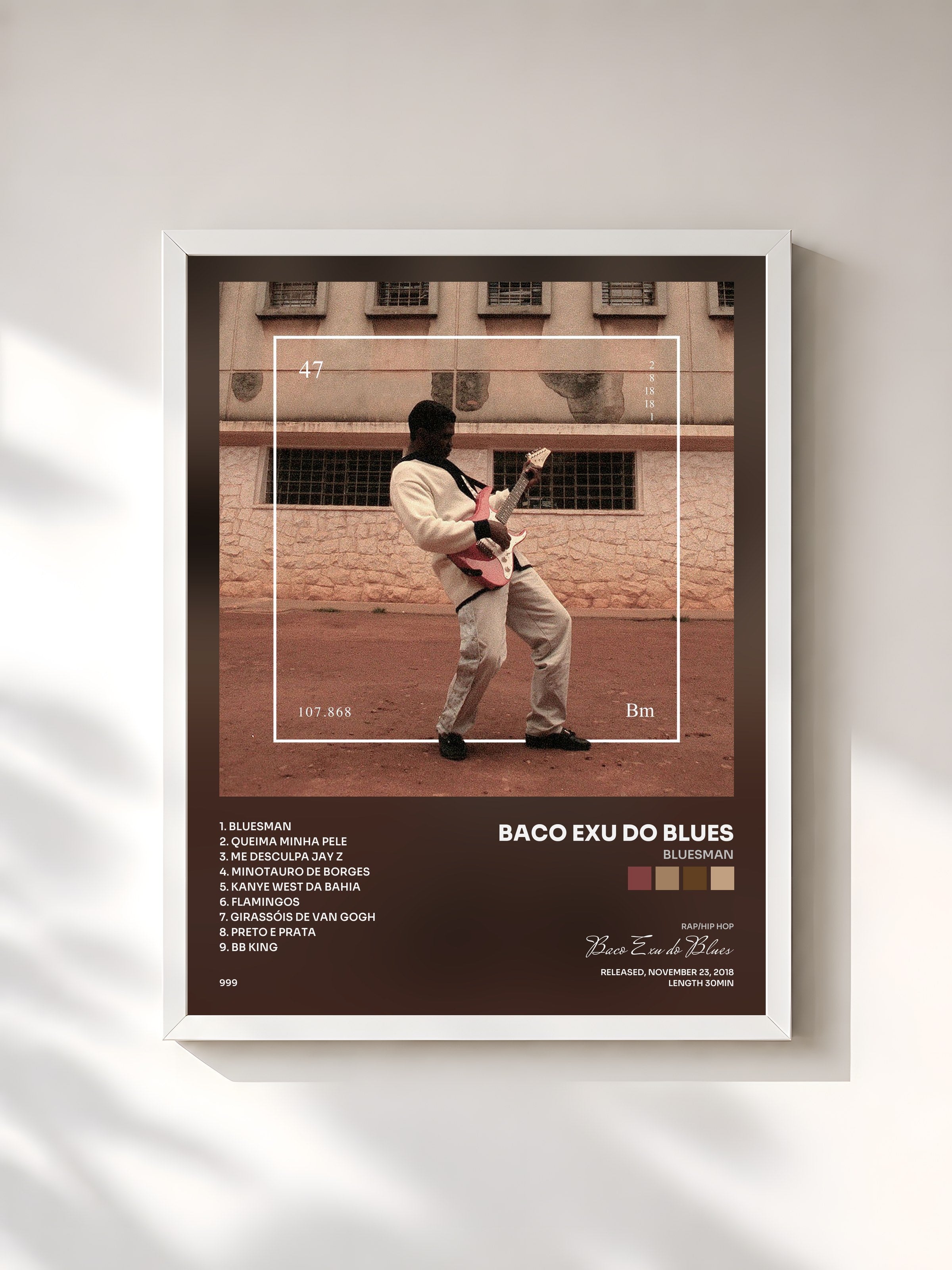 #blanc Tableau de l'album Bluesman de Baco Exu do Blues, cadre blanc, imprimé et encadré en France