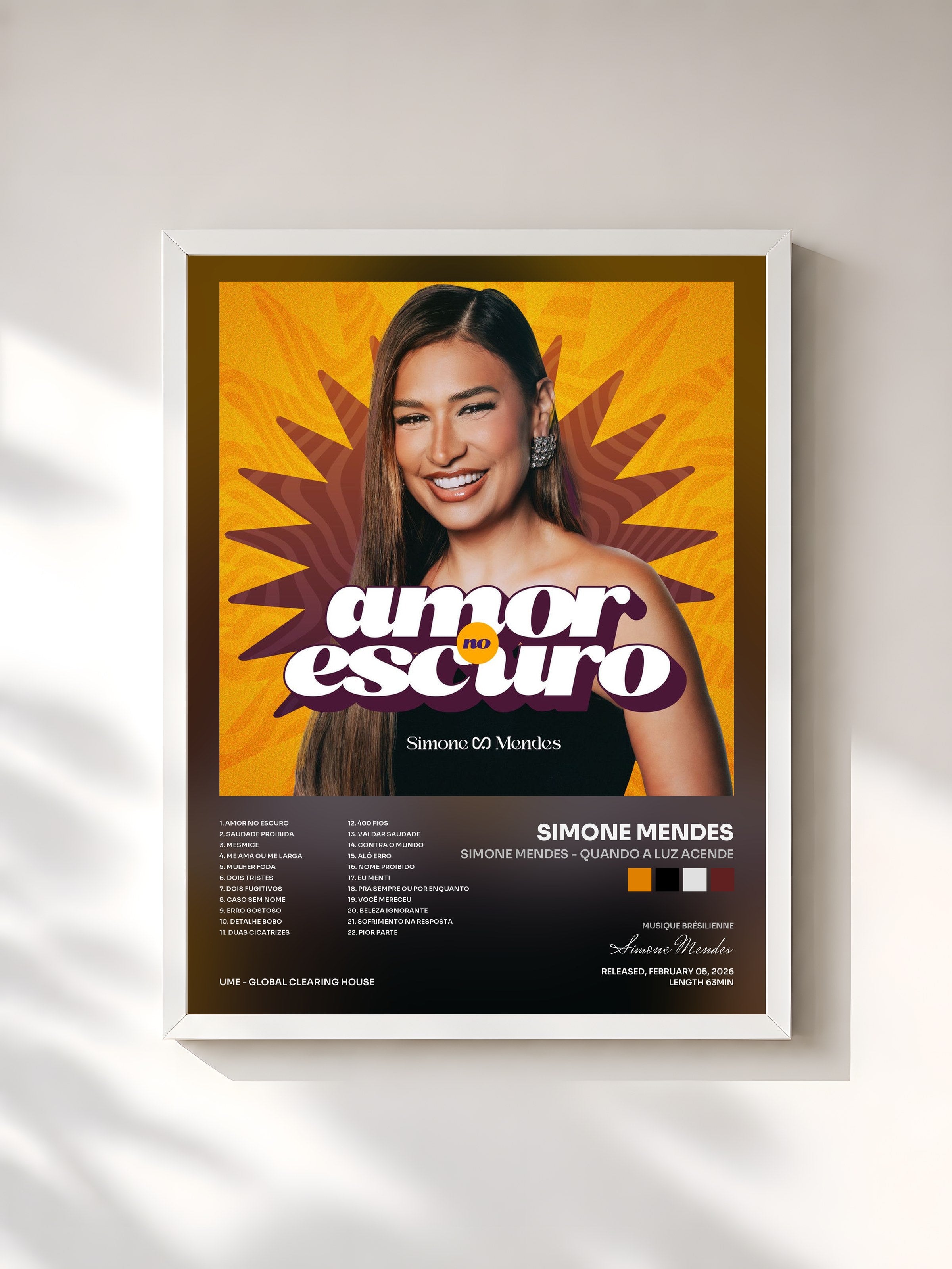 #blanc Tableau de l'album Simone Mendes - Quando A Luz Acende de Simone Mendes, cadre blanc, imprimé et encadré en France