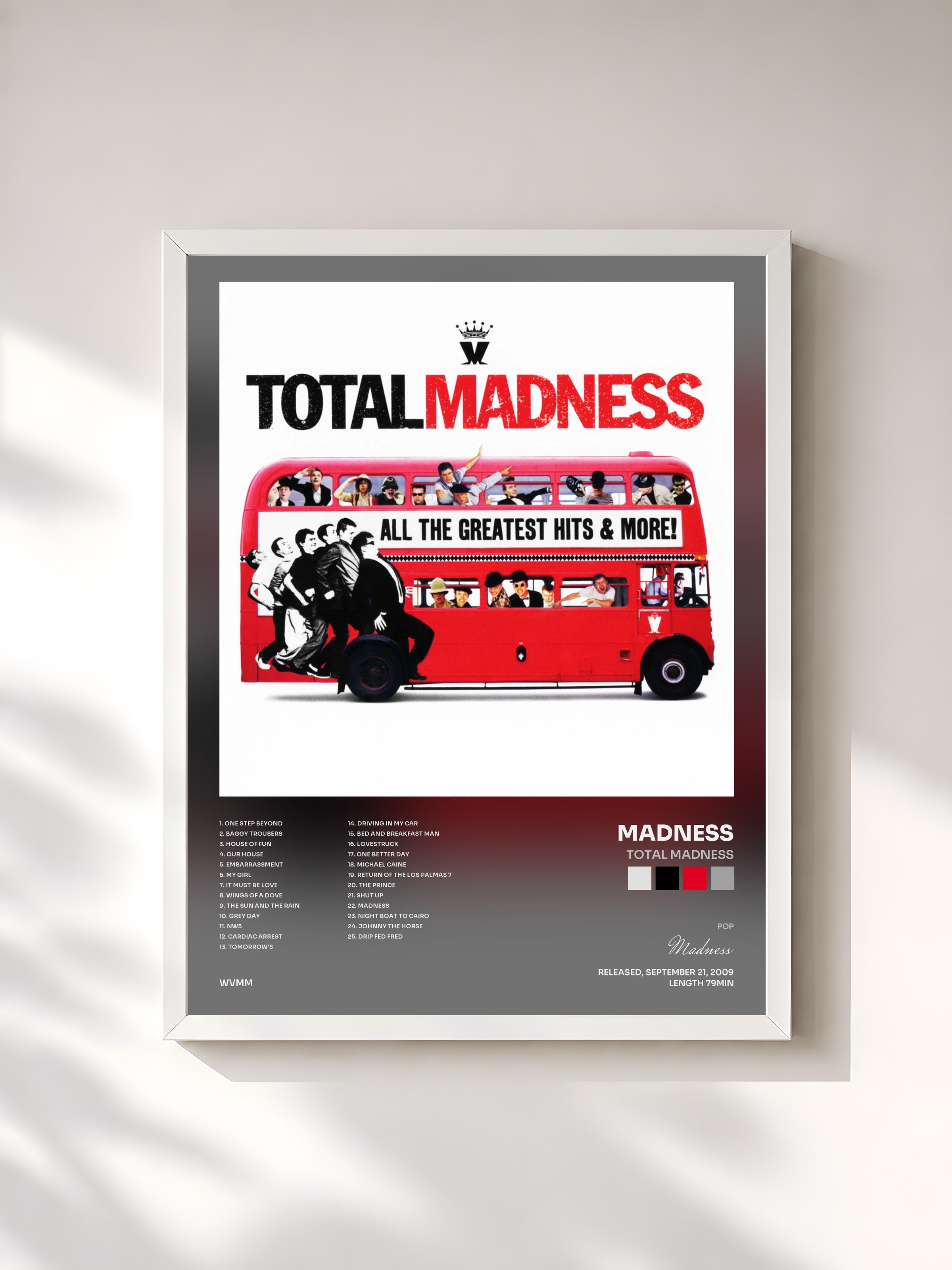 #blanc Tableau de l'album Total Madness de Madness, cadre blanc, imprimé et encadré en France