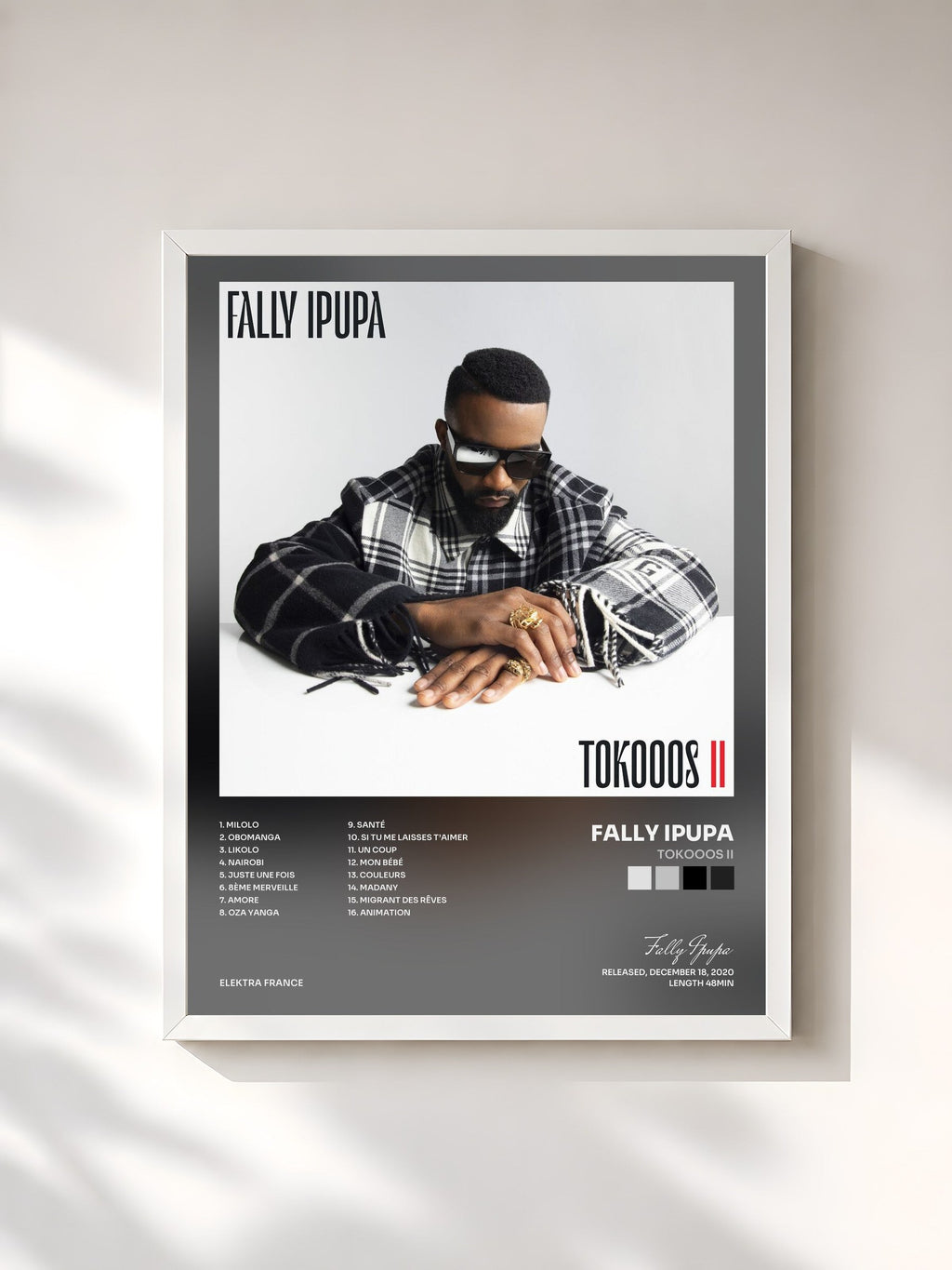 #blanc Tokooos II di Fally Ipupa in stampa incorniciata, cornice bianca, stampata e incorniciata in Francia