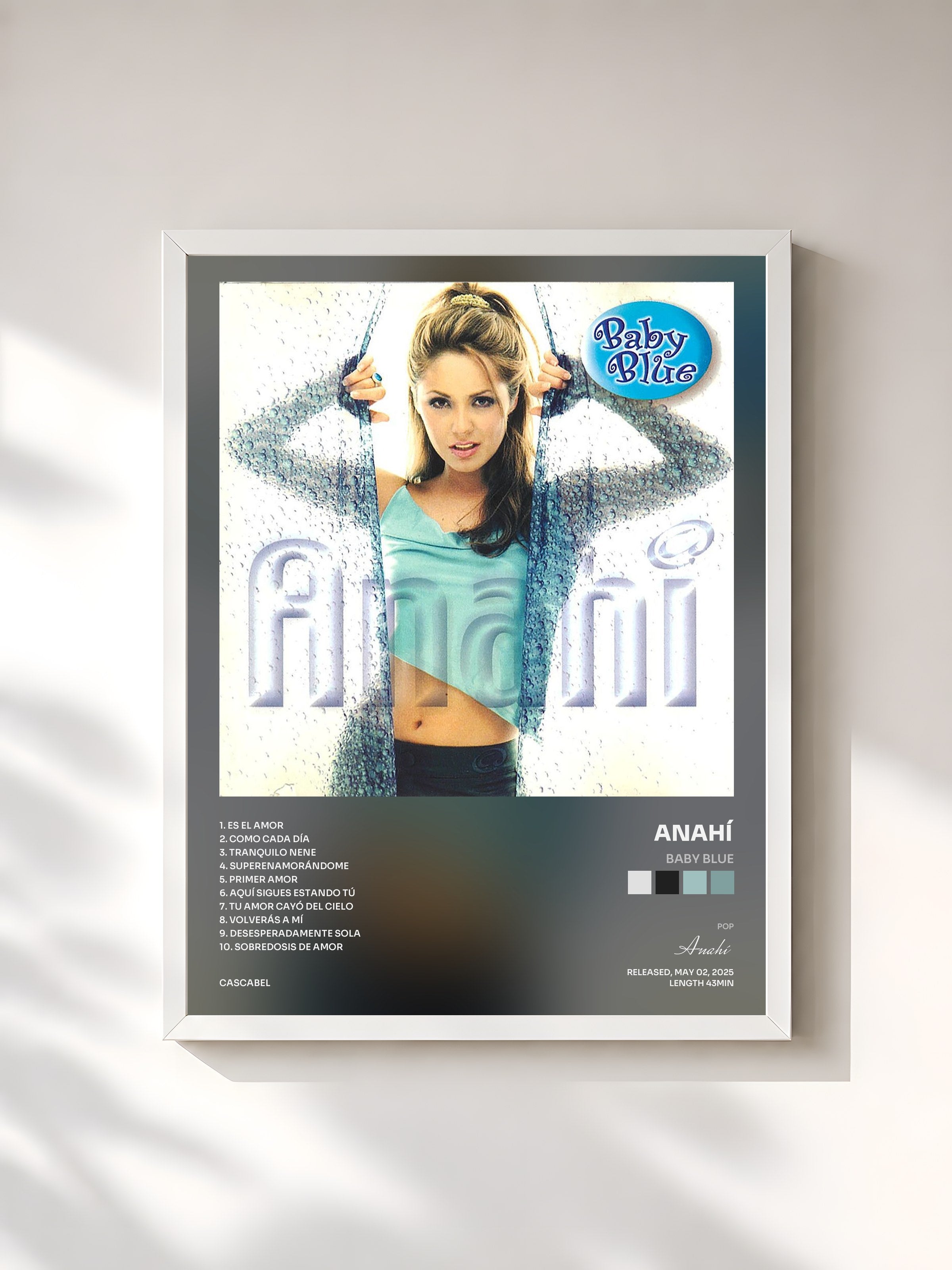 #blanc Tableau de l'album Baby Blue de Anahí, cadre blanc, imprimé et encadré en France