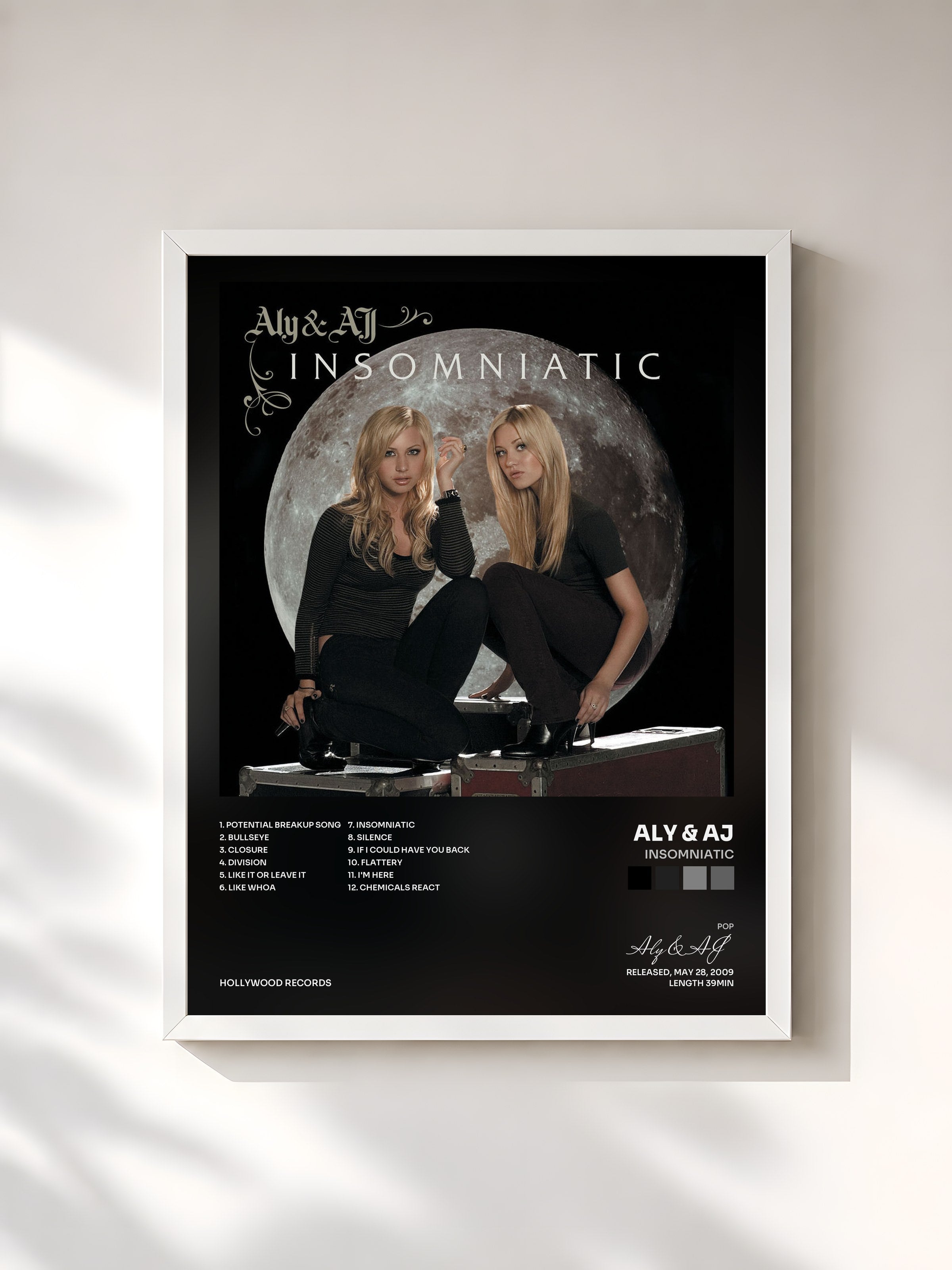 #blanc Tableau de l'album Insomniatic de Aly & AJ, cadre blanc, imprimé et encadré en France
