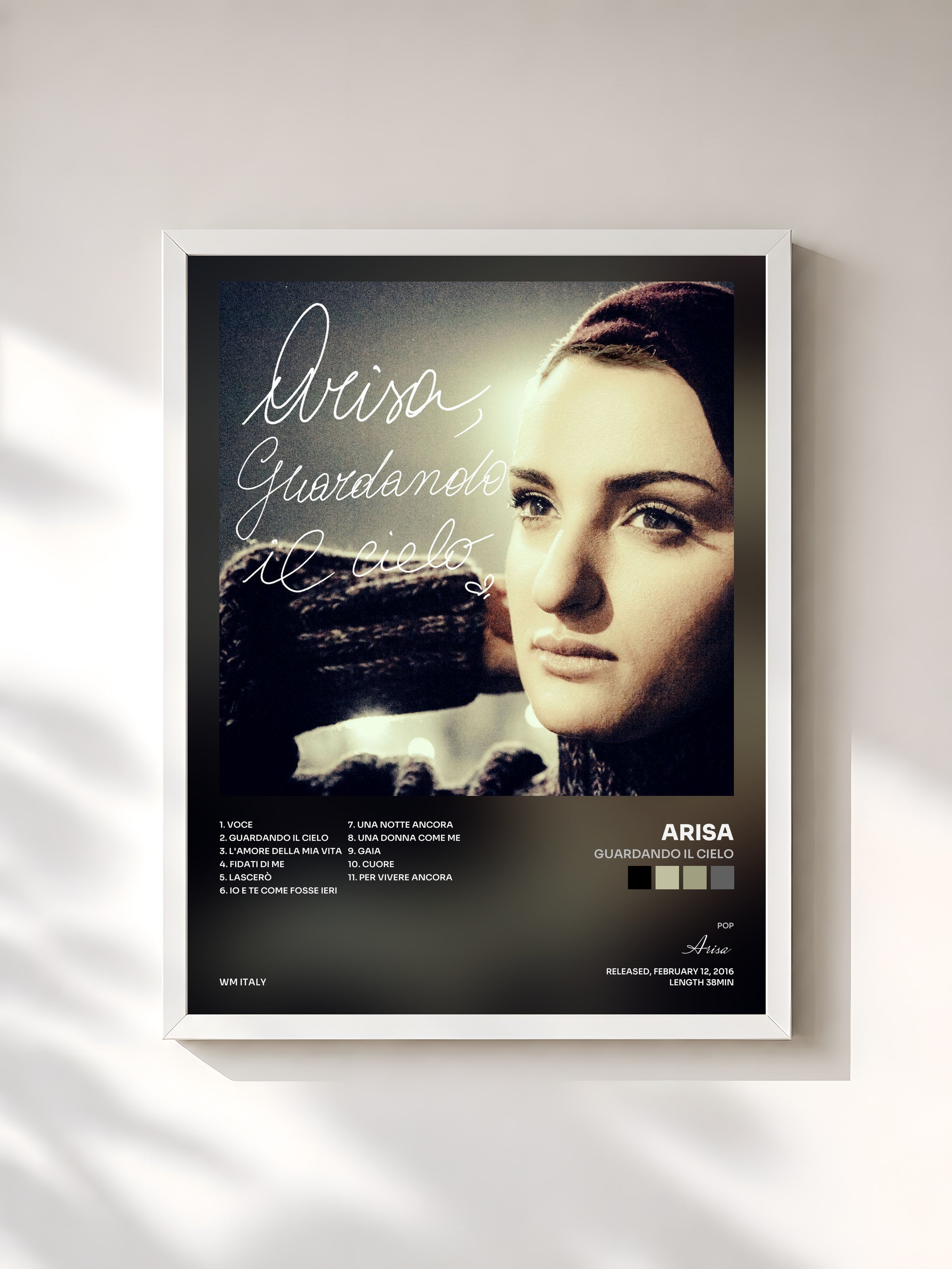 #blanc Tableau de l'album Guardando il cielo de Arisa, cadre blanc, imprimé et encadré en France