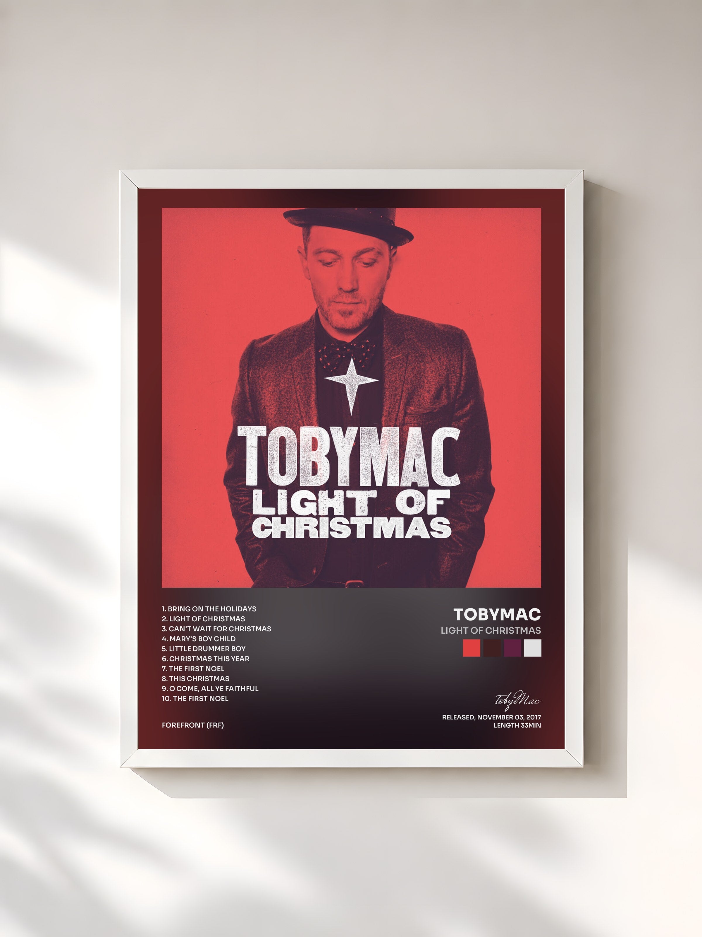 #blanc Tableau de l'album Light Of Christmas de tobyMac, cadre blanc, imprimé et encadré en France