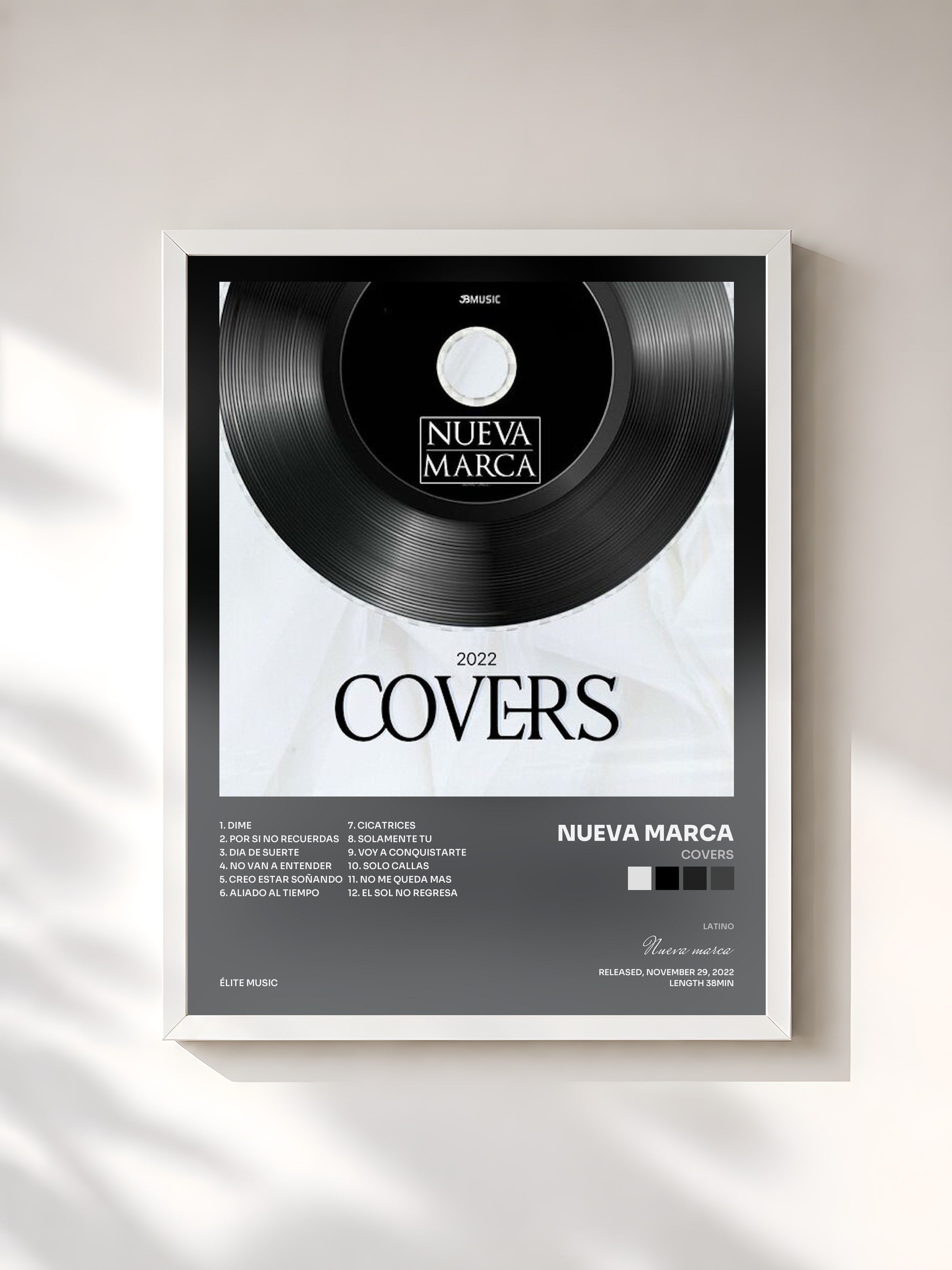 #blanc Tableau de l'album Covers de Nueva marca, cadre blanc, imprimé et encadré en France