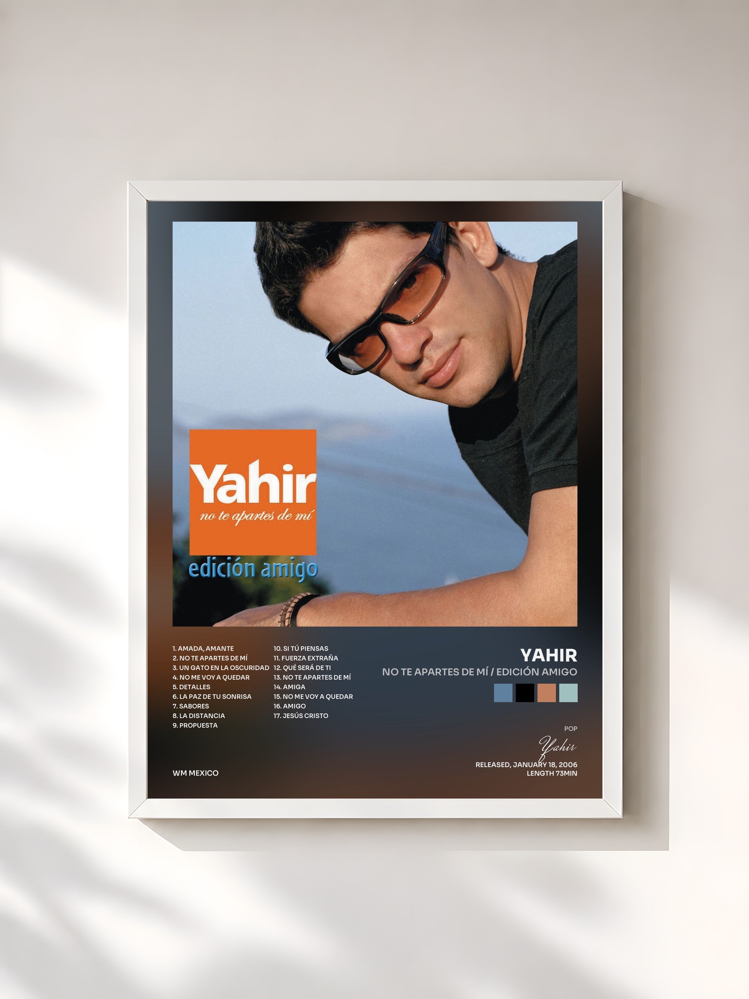 #blanc Tableau de l'album No Te Apartes De Mí / Edición Amigo de Yahir, cadre blanc, imprimé et encadré en France