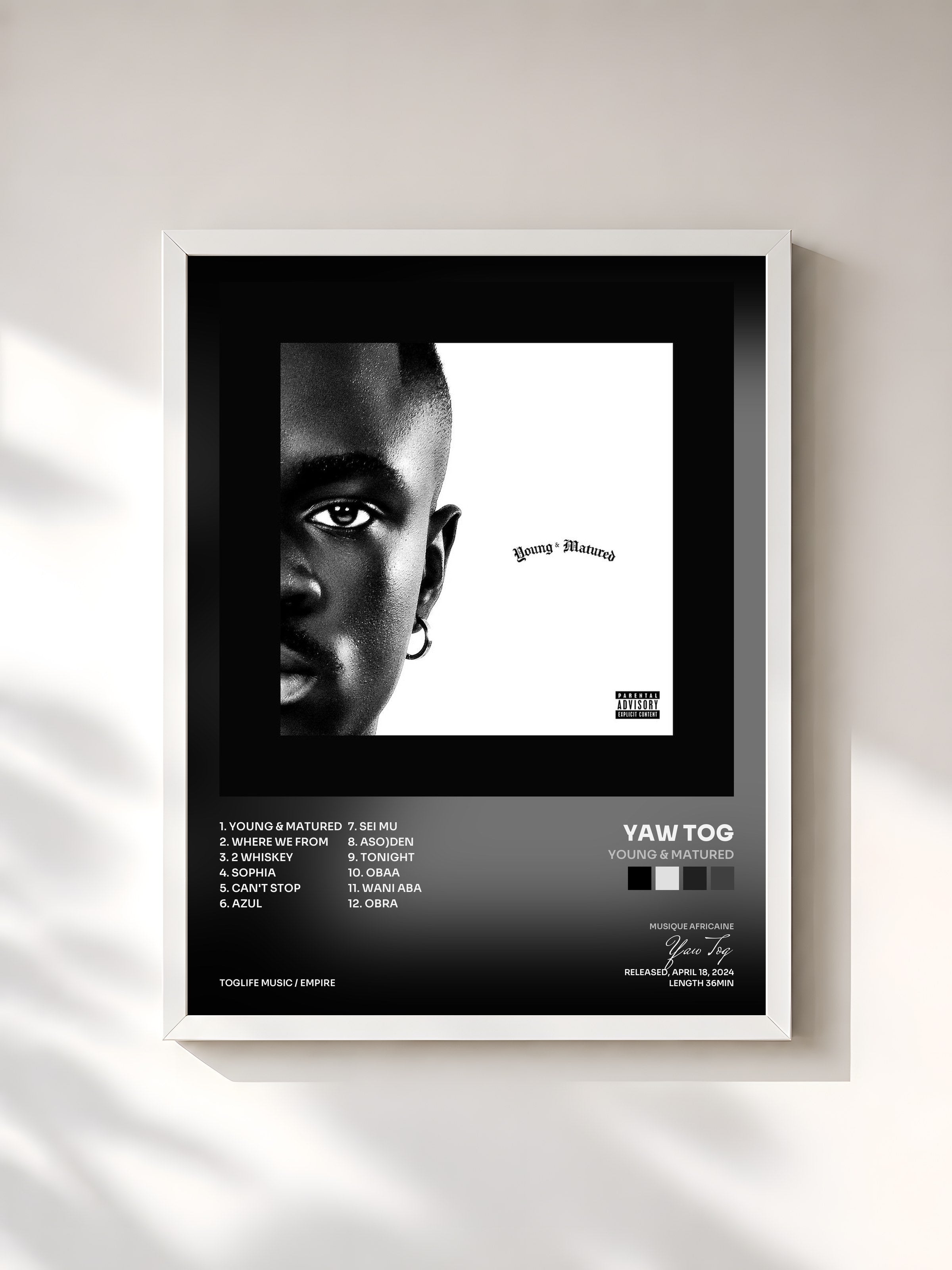 #blanc Tableau de l'album Young & Matured de Yaw Tog, cadre blanc, imprimé et encadré en France