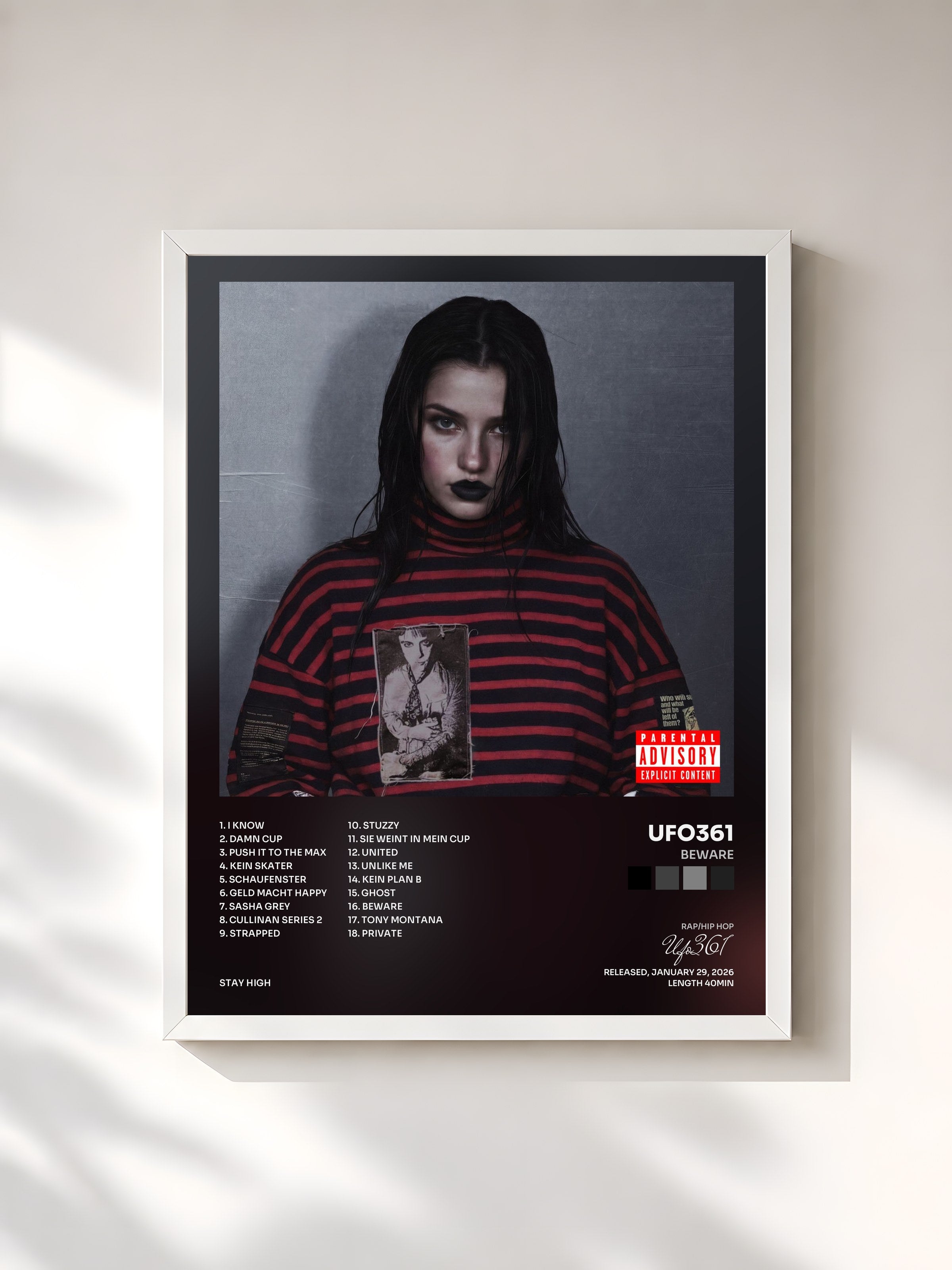 #blanc Tableau de l'album BEWARE de Ufo361, cadre blanc, imprimé et encadré en France