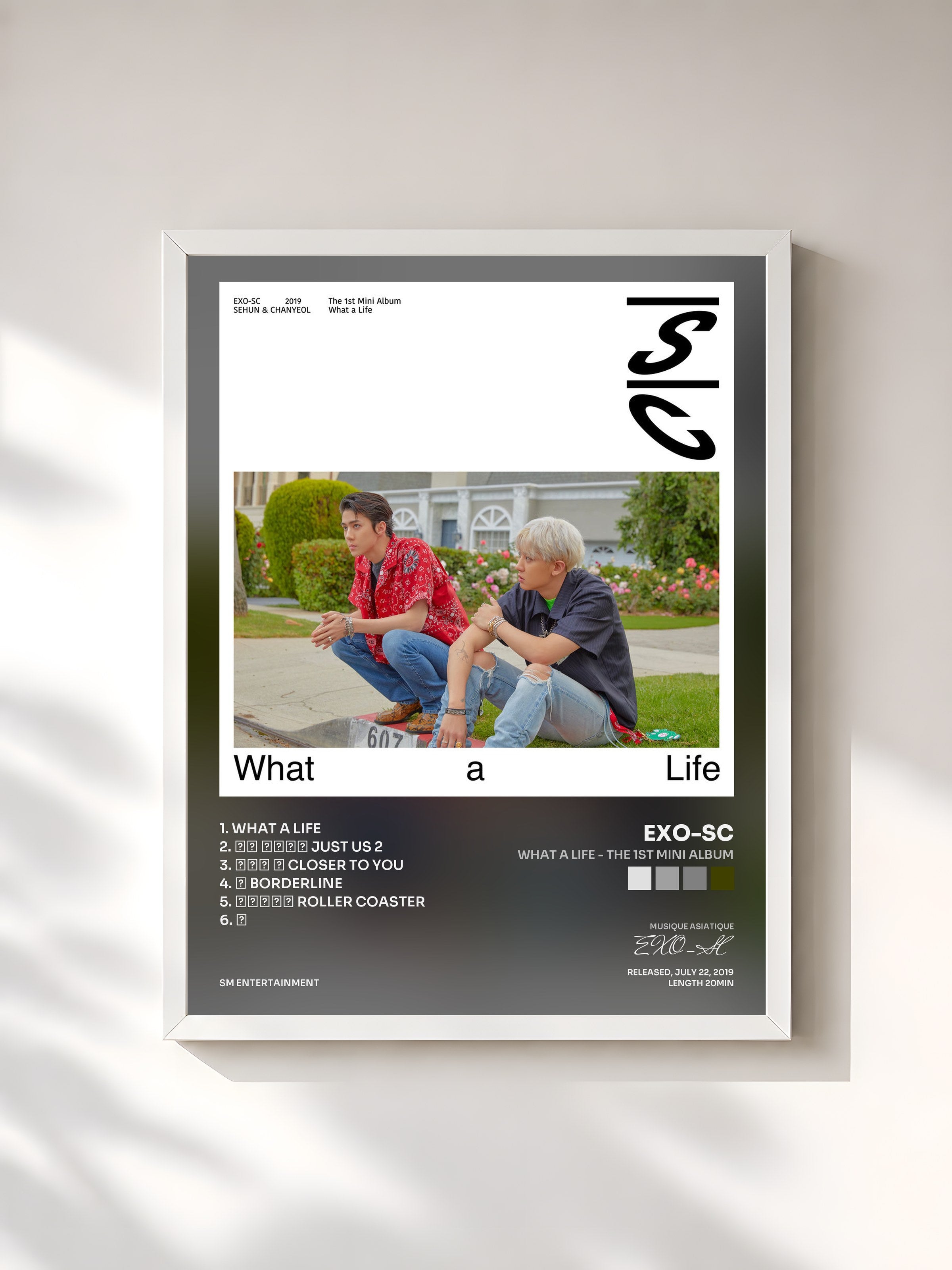 #blanc Tableau de l'album What a life - The 1st Mini Album de EXO-SC, cadre blanc, imprimé et encadré en France