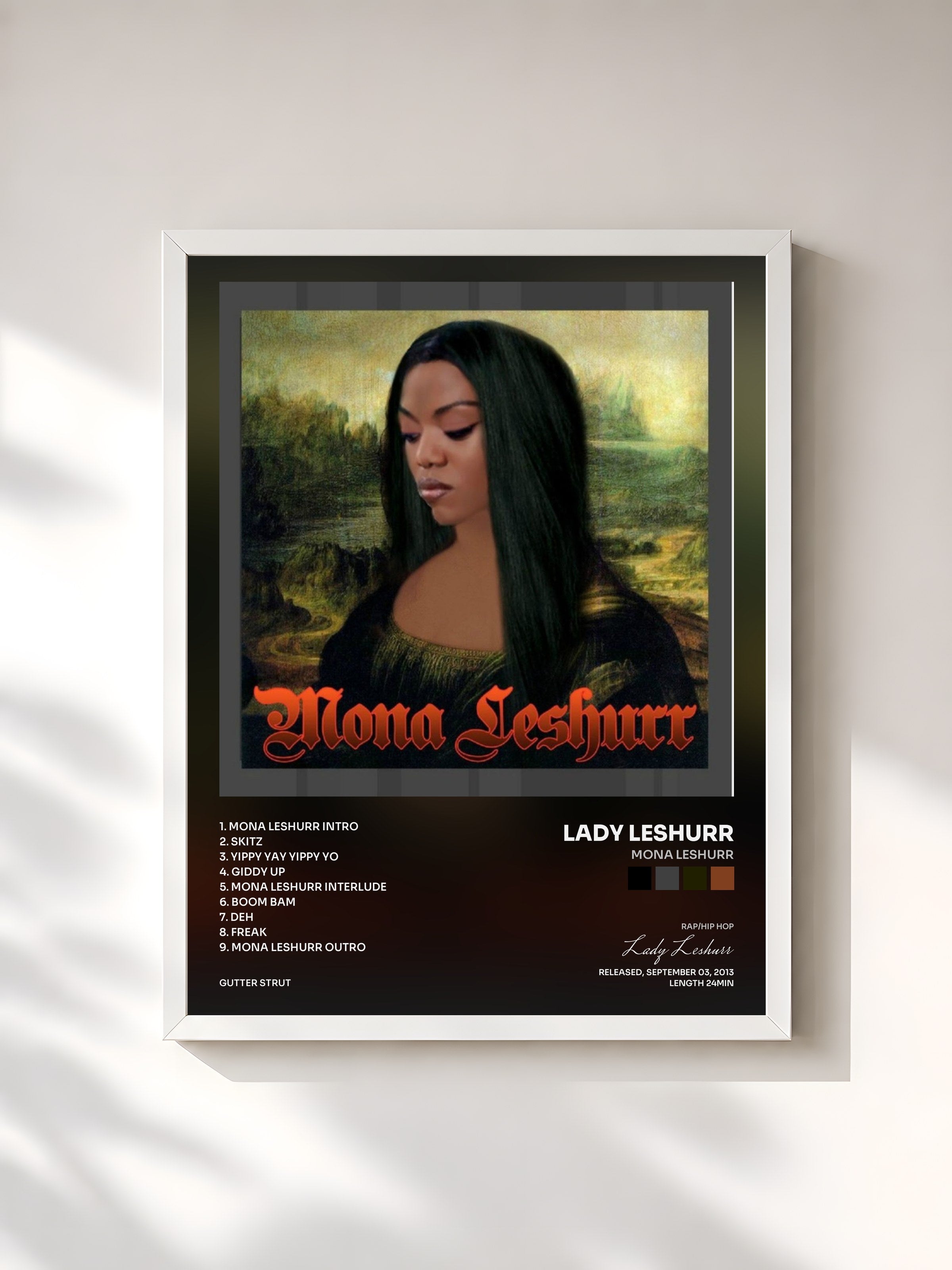 #blanc Tableau de l'album Mona Leshurr de Lady Leshurr, cadre blanc, imprimé et encadré en France