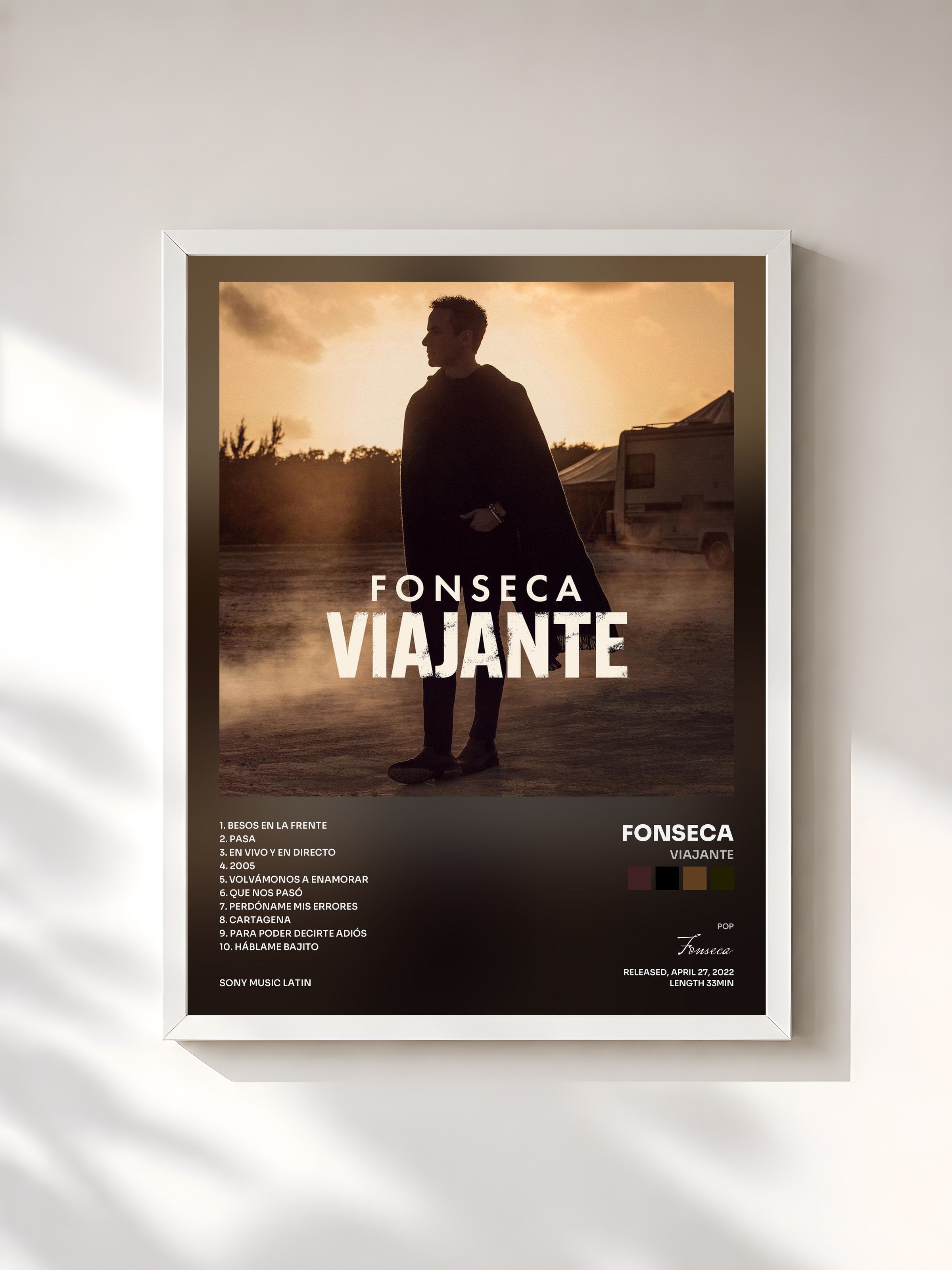 #blanc Tableau de l'album VIAJANTE de Fonseca, cadre blanc, imprimé et encadré en France