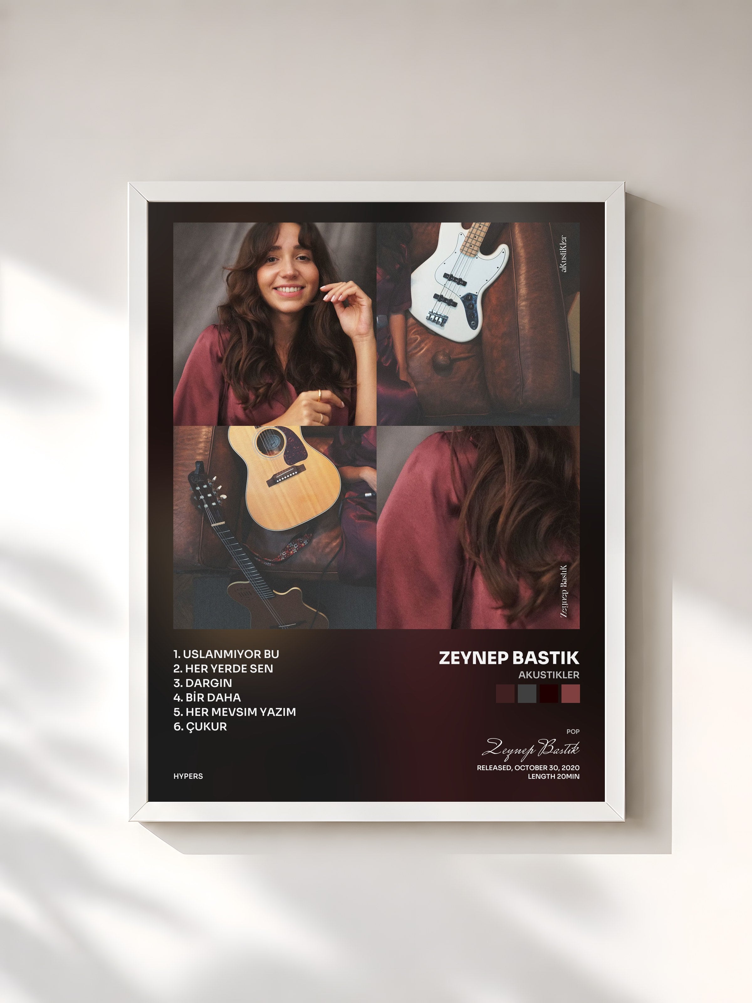 #blanc Tableau de l'album Akustikler de Zeynep Bastık, cadre blanc, imprimé et encadré en France