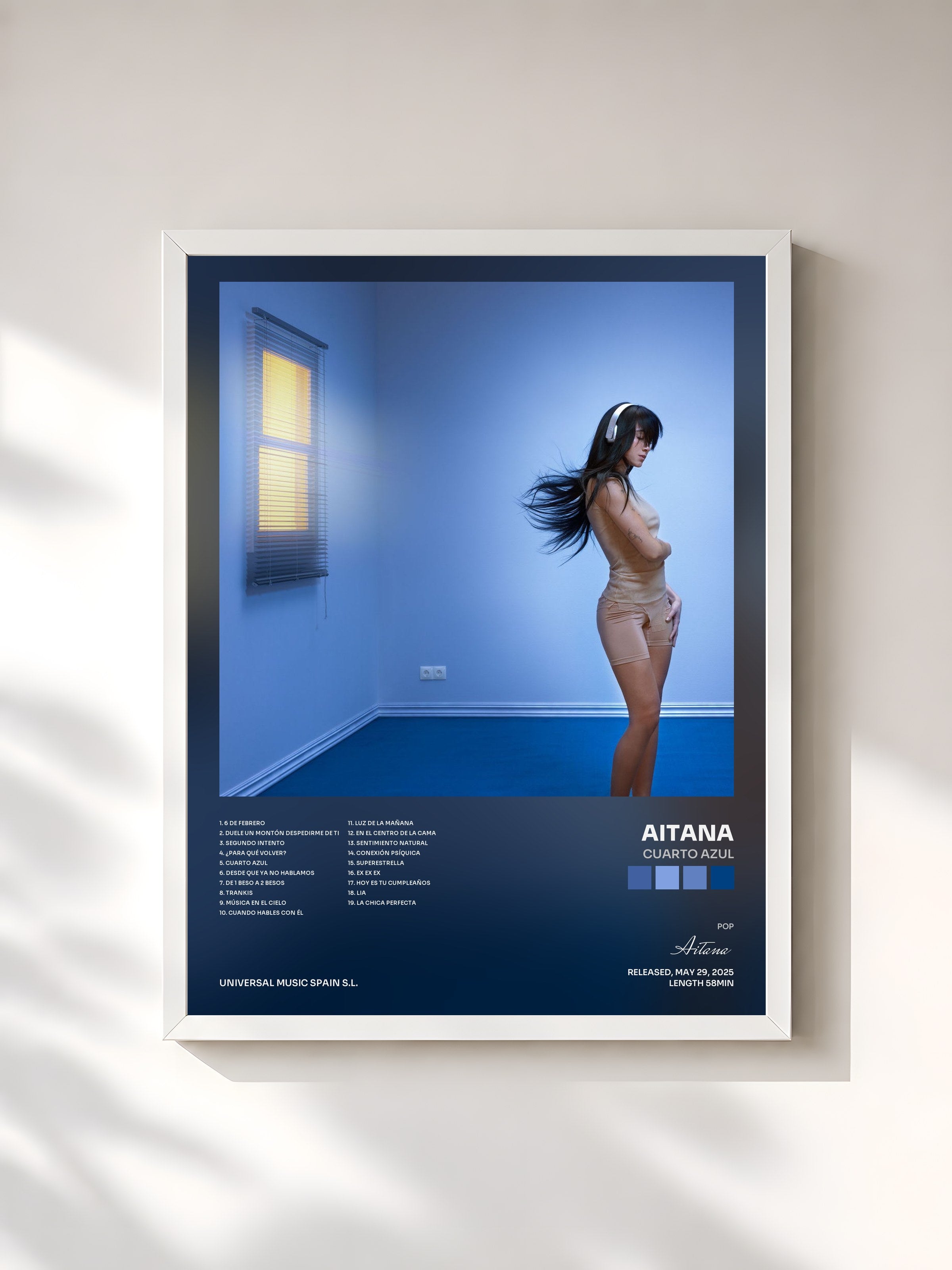 #blanc Tableau de l'album CUARTO AZUL de Aitana, cadre blanc, imprimé et encadré en France