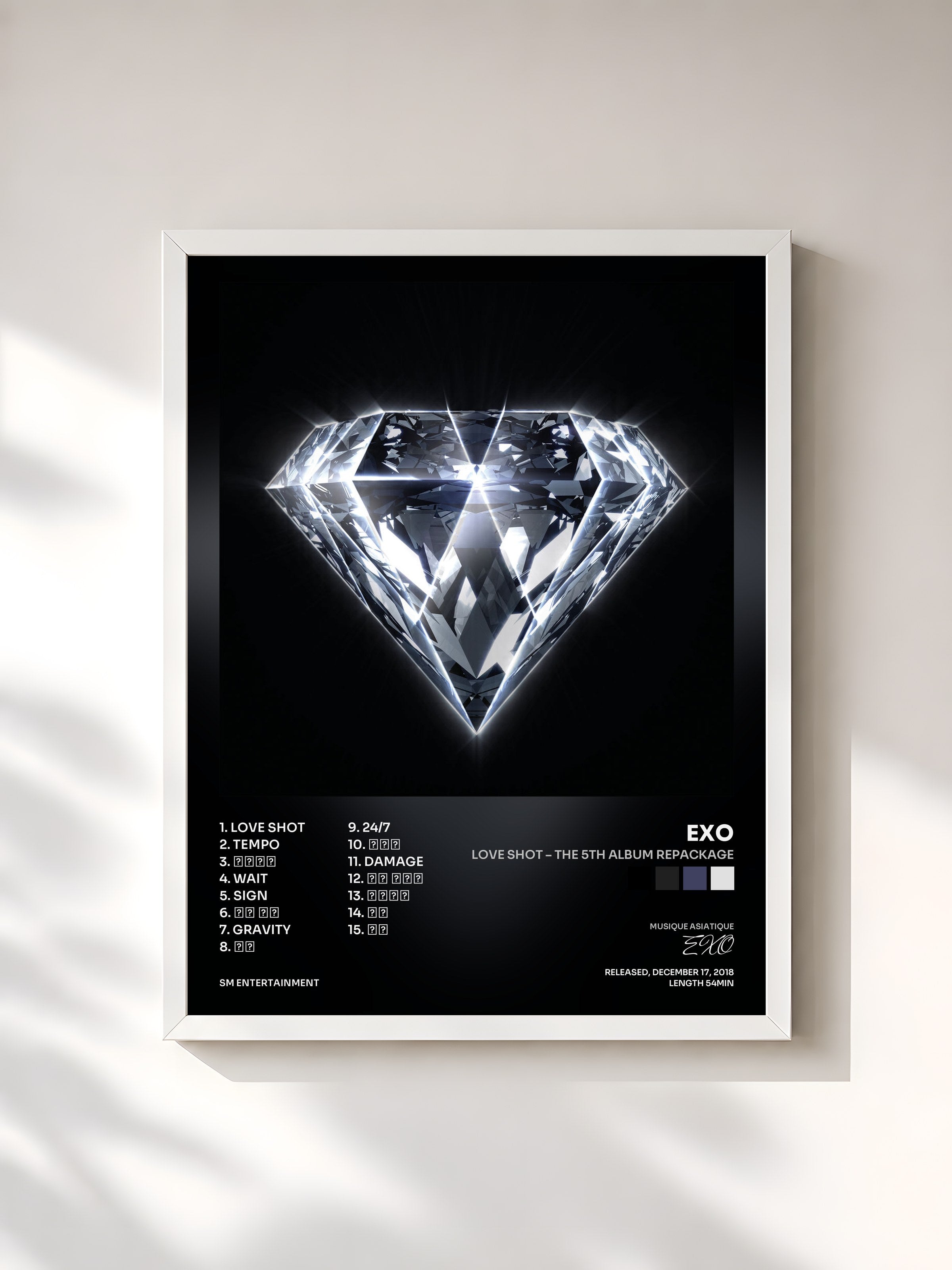 #blanc Tableau de l'album LOVE SHOT – The 5th Album Repackage de EXO, cadre blanc, imprimé et encadré en France